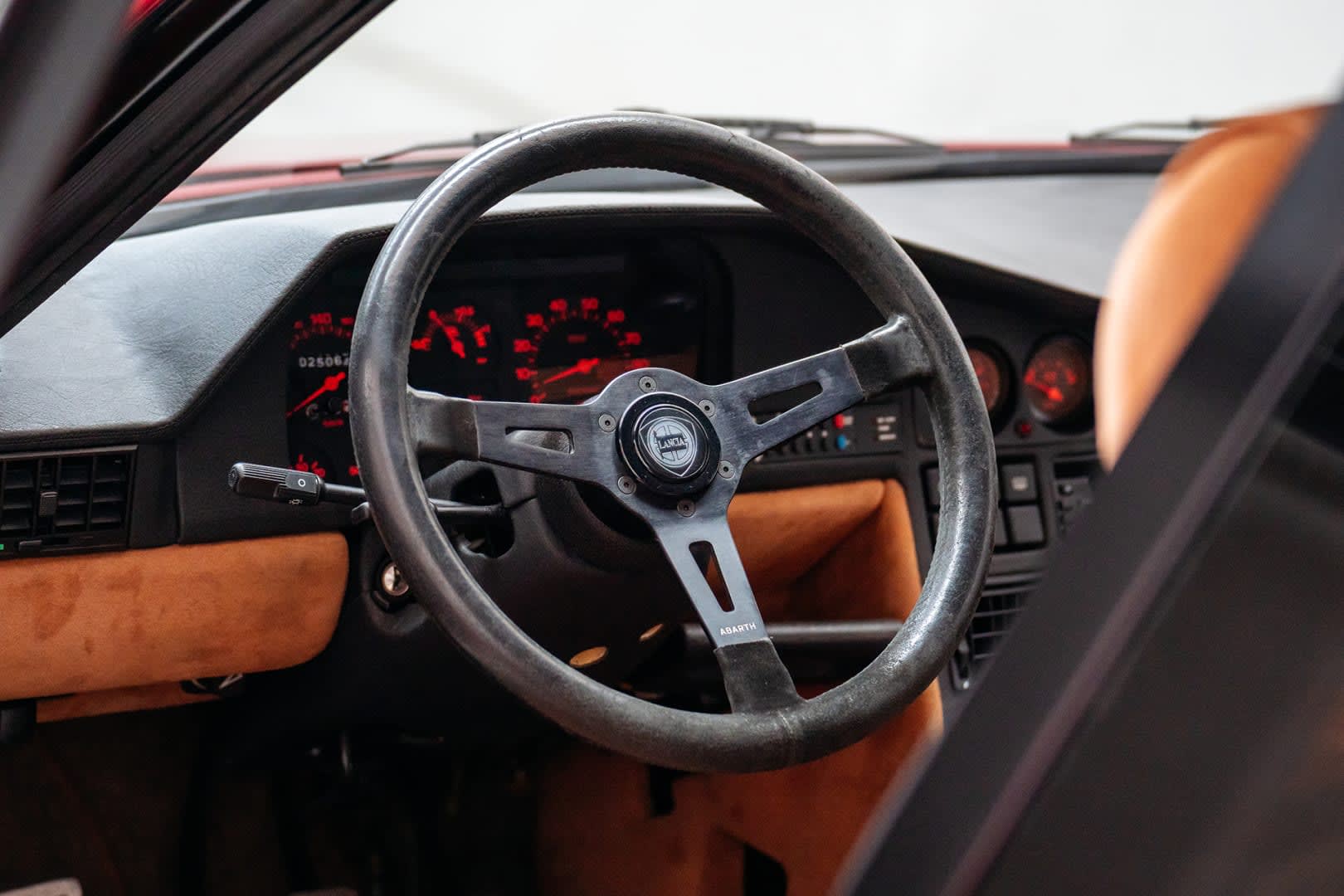 36 ročná vzácnosť na 4 kolesách za pol milióna €!