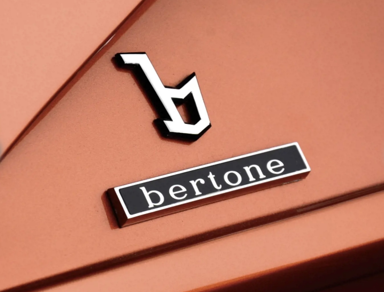 Lancia Stratos Zero - Ikonický koncept, ktorý sa stal jedným z najzaujímavejších automobilových diel v histórii. 