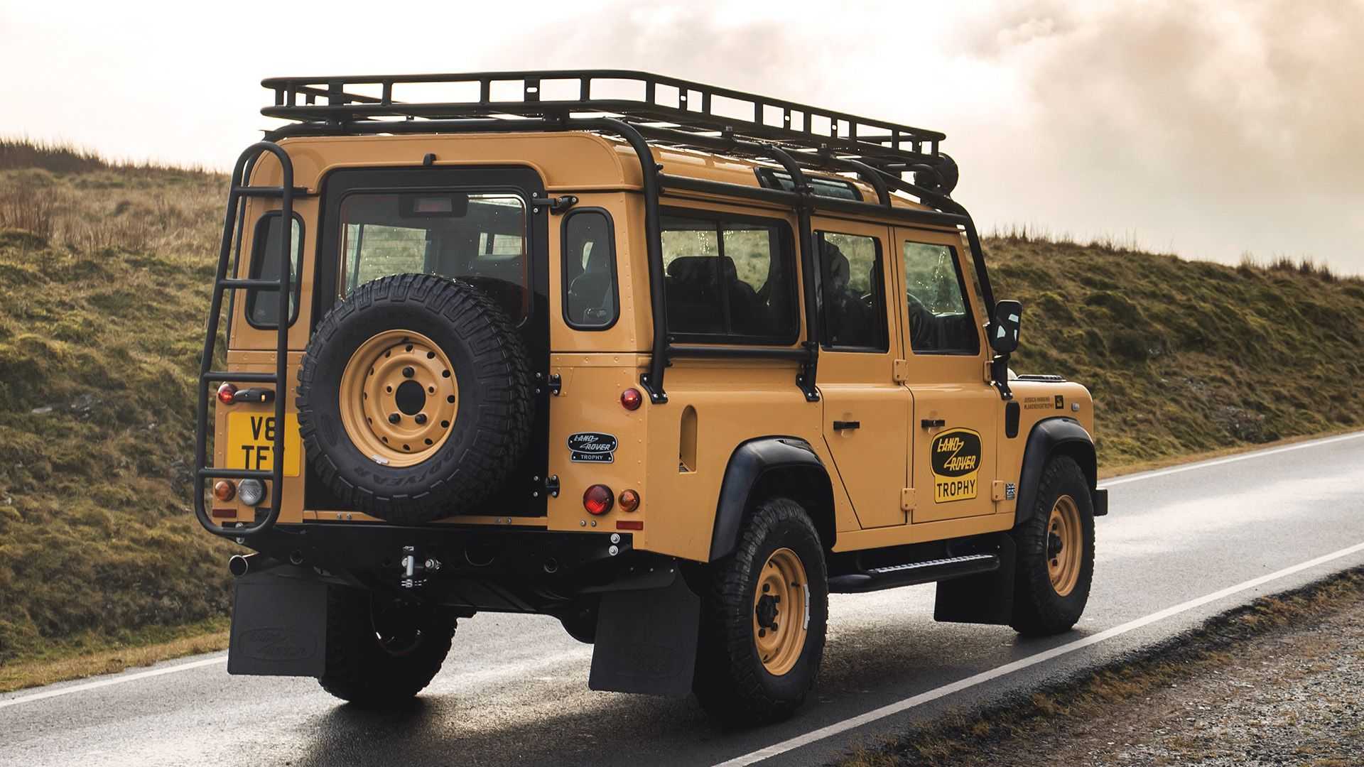 Land Rover spraví špeciálnu sériu starého Defenderu s V8