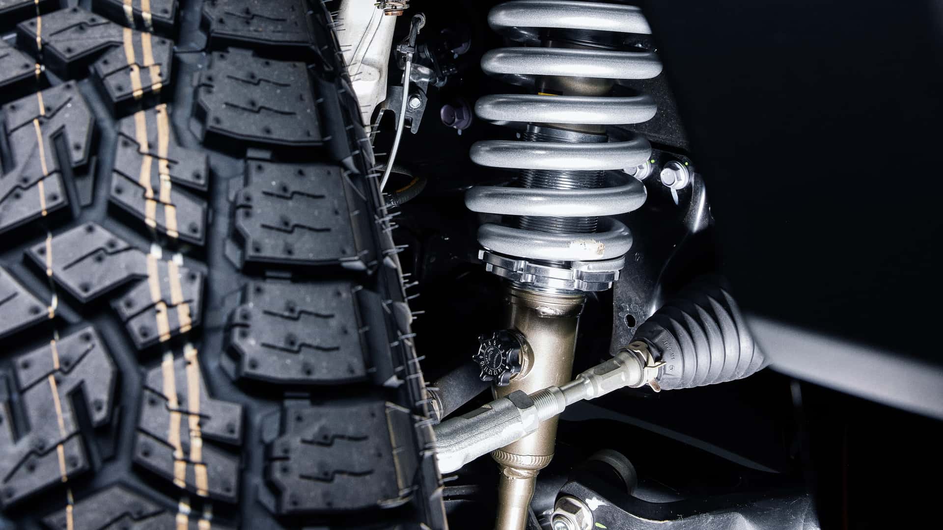 Aj Lexus zvláda terény, tento GX 550 je dôkazom