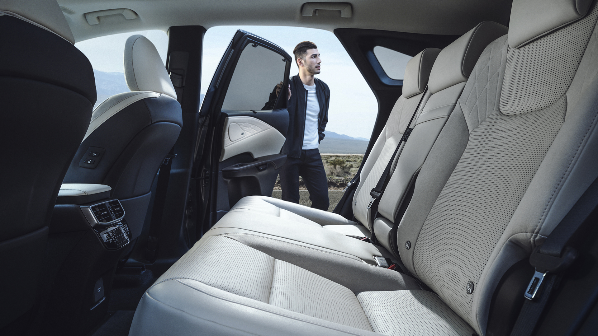 Lexus RX piatej generácie predvádza nové hybridy