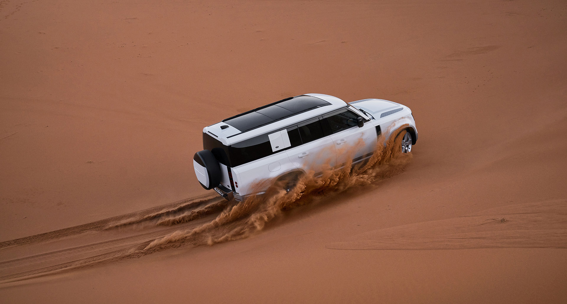 Najväčší Defender je tu. Land Rover predstavil verziu 130