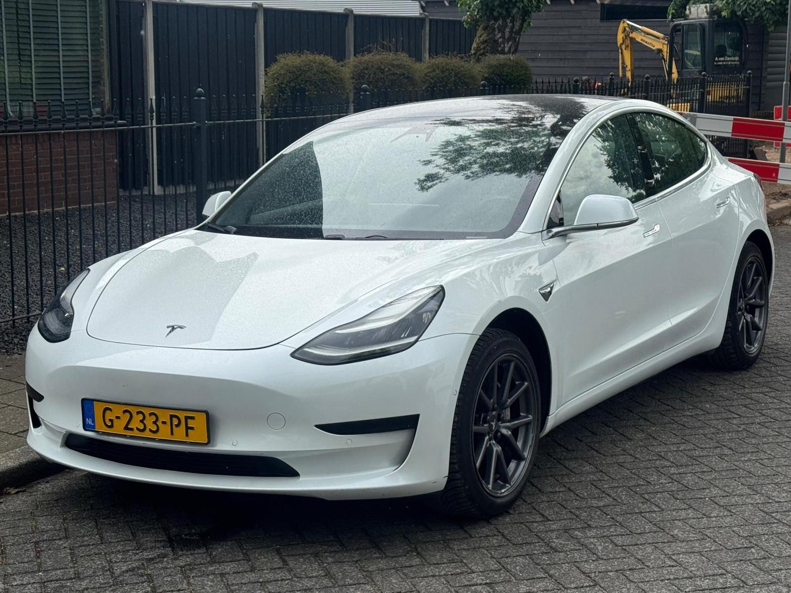 Kam až klesla Tesla: Je lacnejšia ako Fabia, tento inzerát ilustruje neželaný jav elektromobilov - nízke ceny jazdeniek