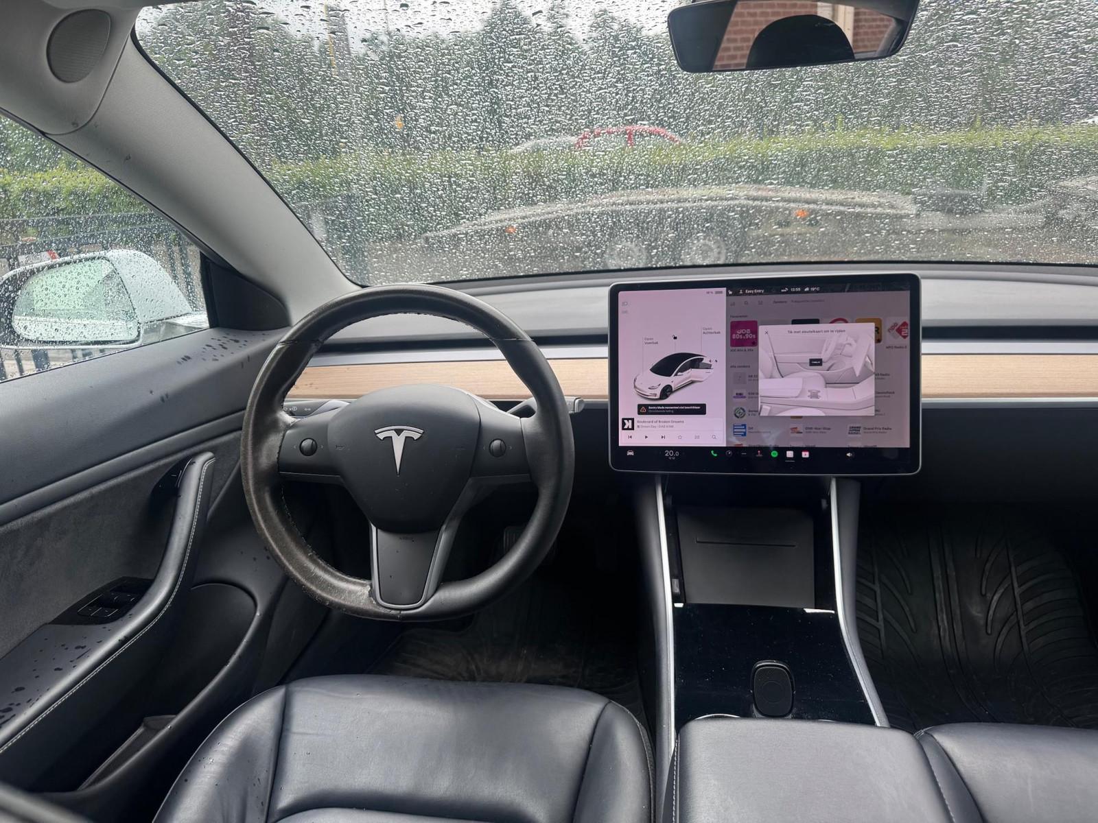 Kam až klesla Tesla: Je lacnejšia ako Fabia, tento inzerát ilustruje neželaný jav elektromobilov - nízke ceny jazdeniek