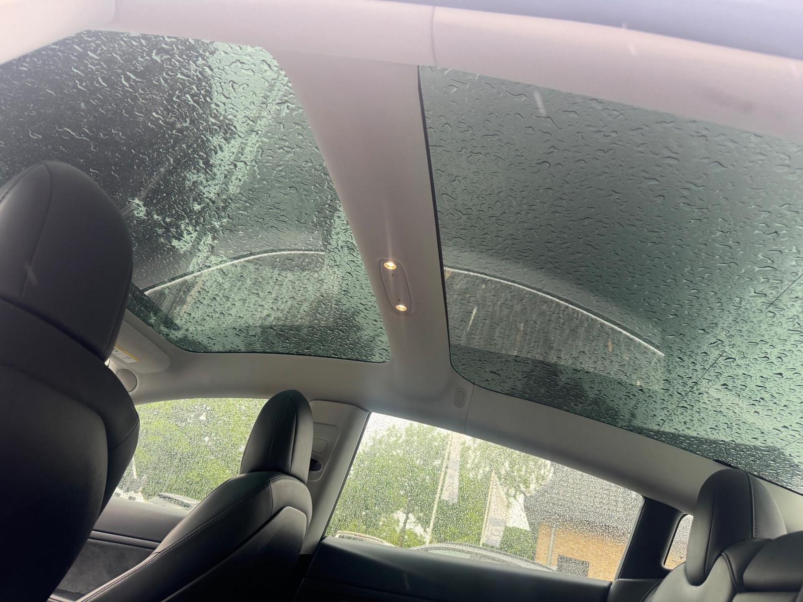 Kam až klesla Tesla: Je lacnejšia ako Fabia, tento inzerát ilustruje neželaný jav elektromobilov - nízke ceny jazdeniek