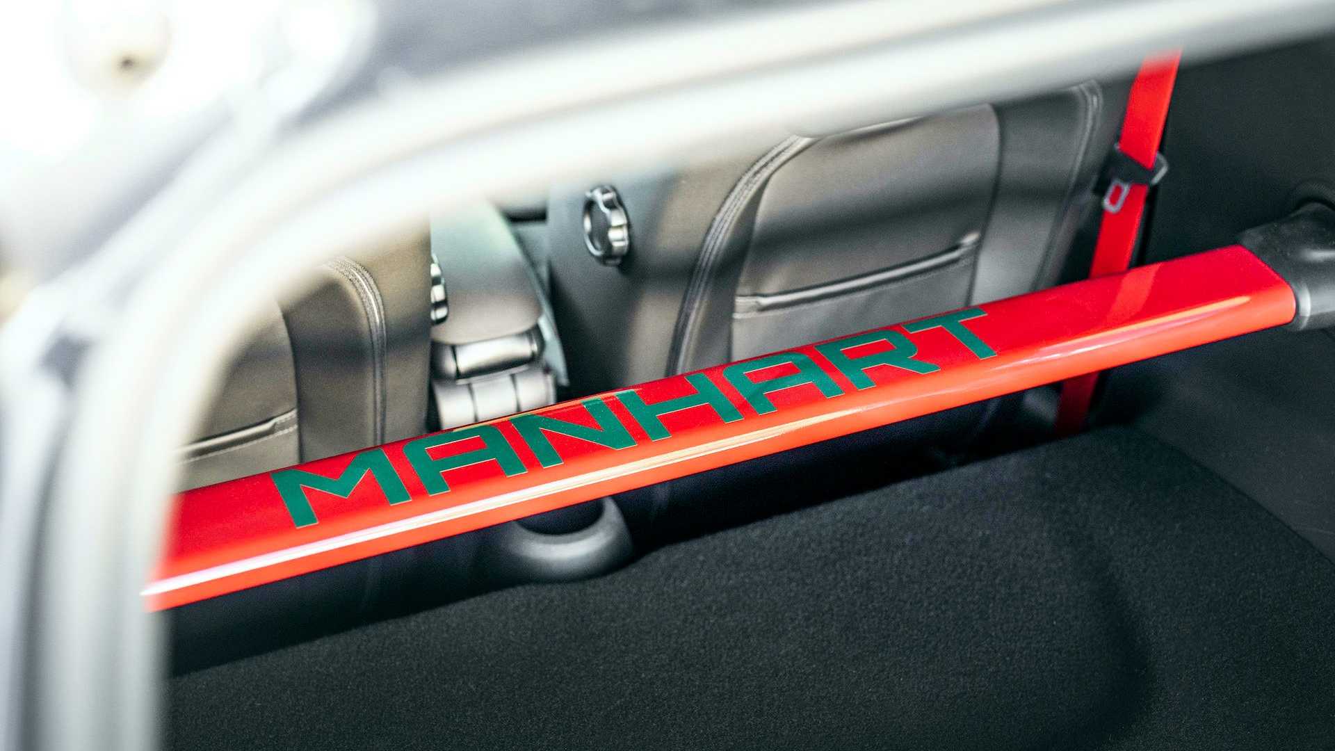 Aký výkon zvládne MINI s predokolkou? Manhart skúša 350 koní