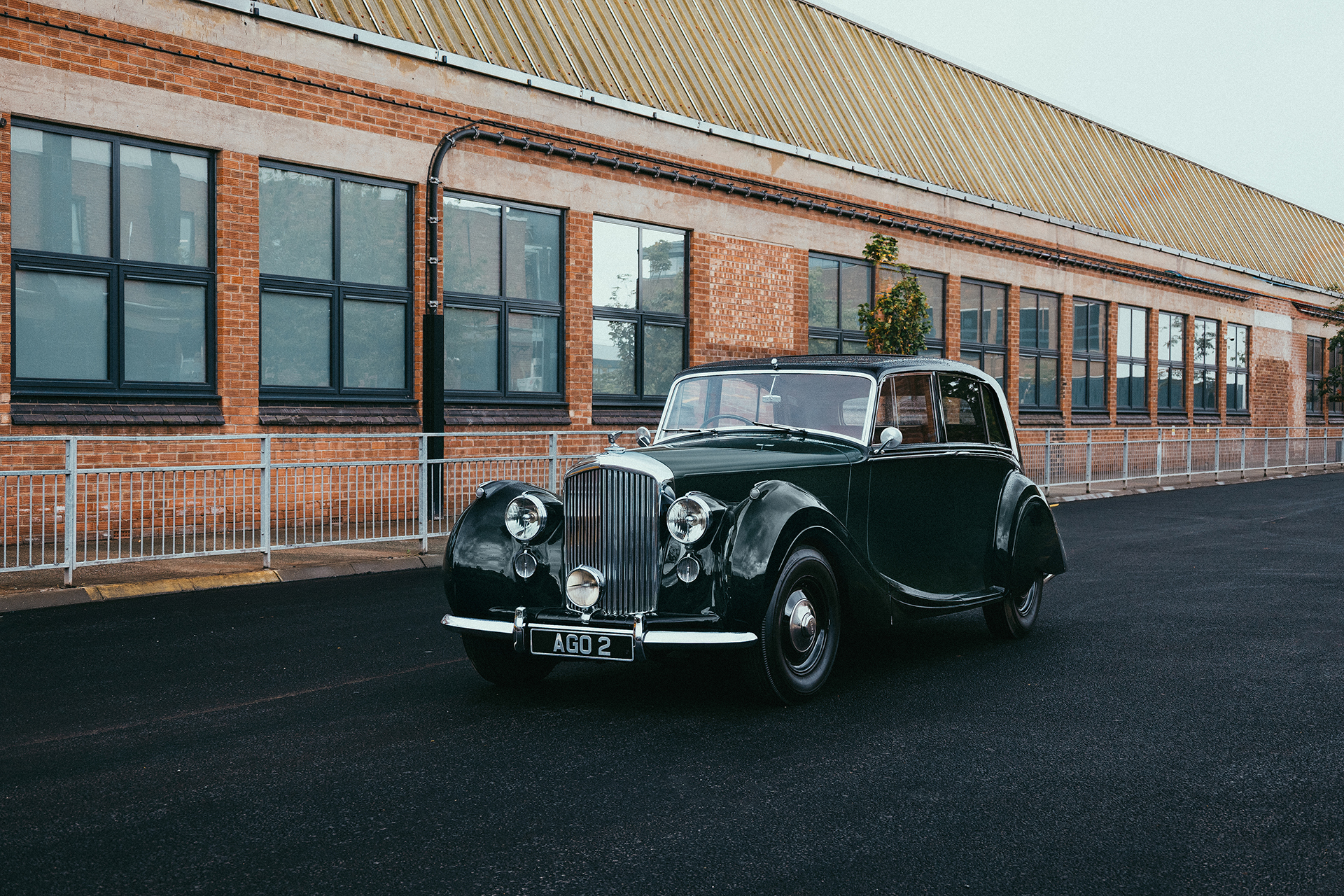 Špeciálny Bentley Continental GT Azure oslavuje 80 rokov v Crewe