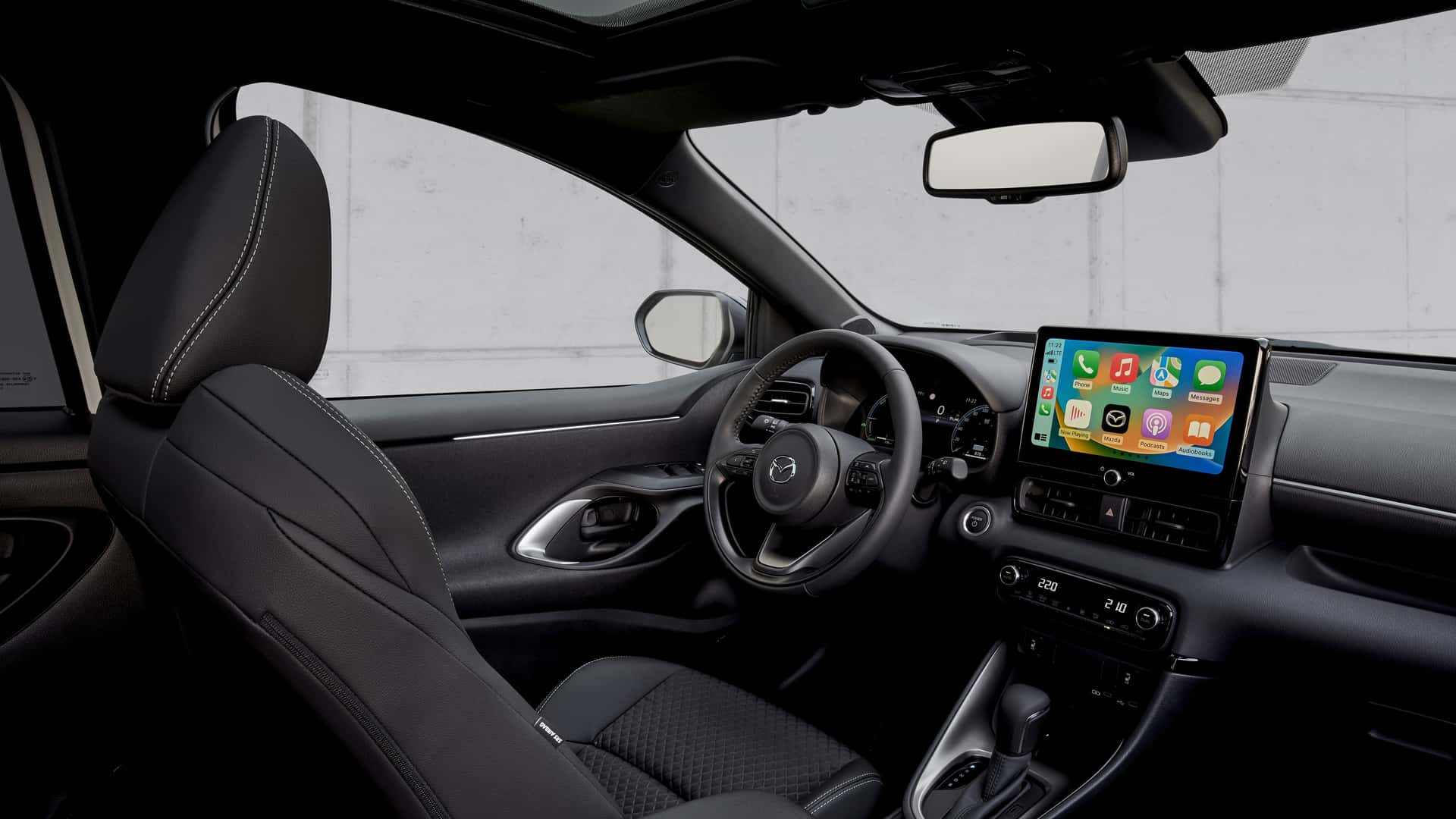 Hybridná Mazda 2 má novú tvár, ale aj zadok