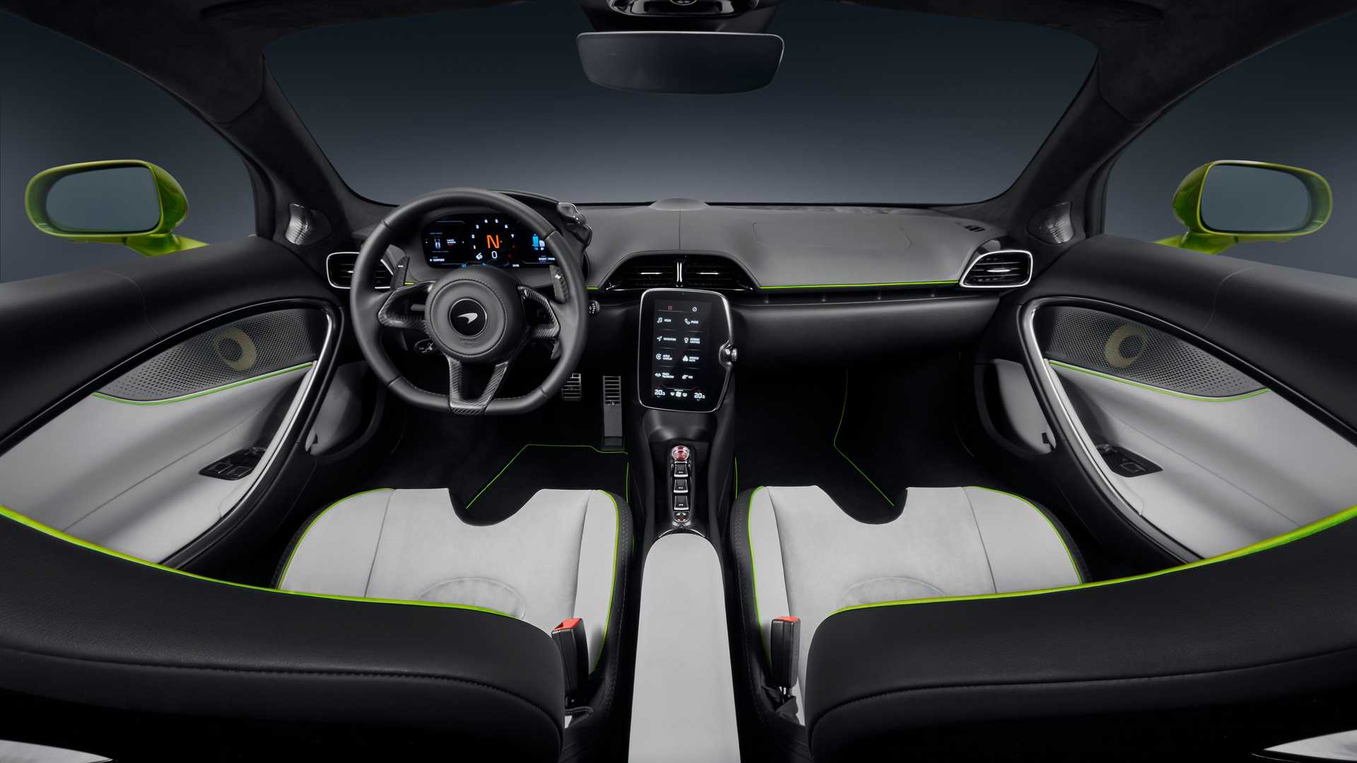 Nový McLaren Artura má menej valcov, ale pomáha mu elektromotor