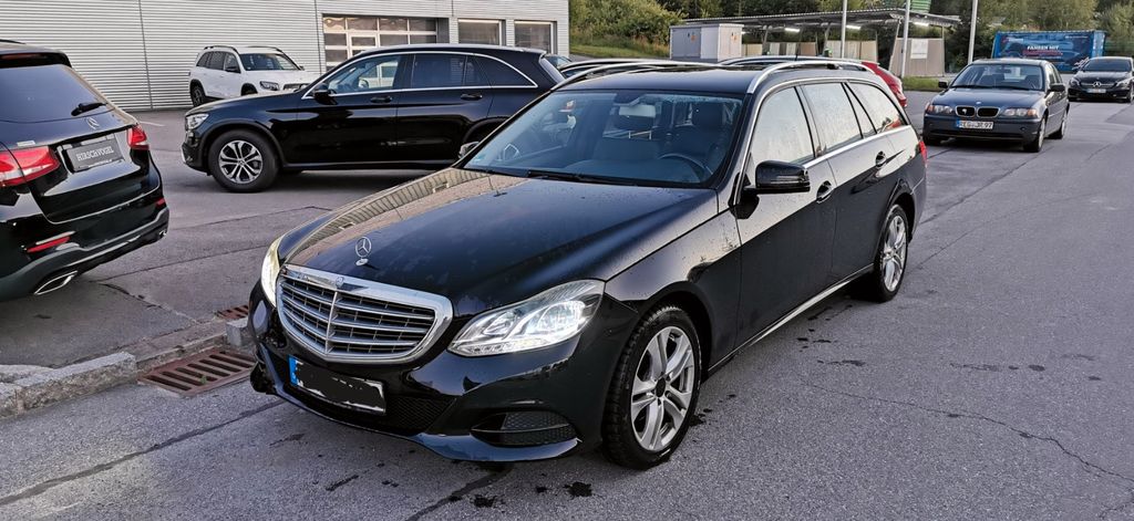 Veľký moderný Mercedes stojí len 7 900 €, prečo?