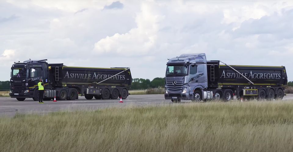 VIDEO: drag race 44 tonových kamiónov, vyhrá Scania alebo Mercedes?