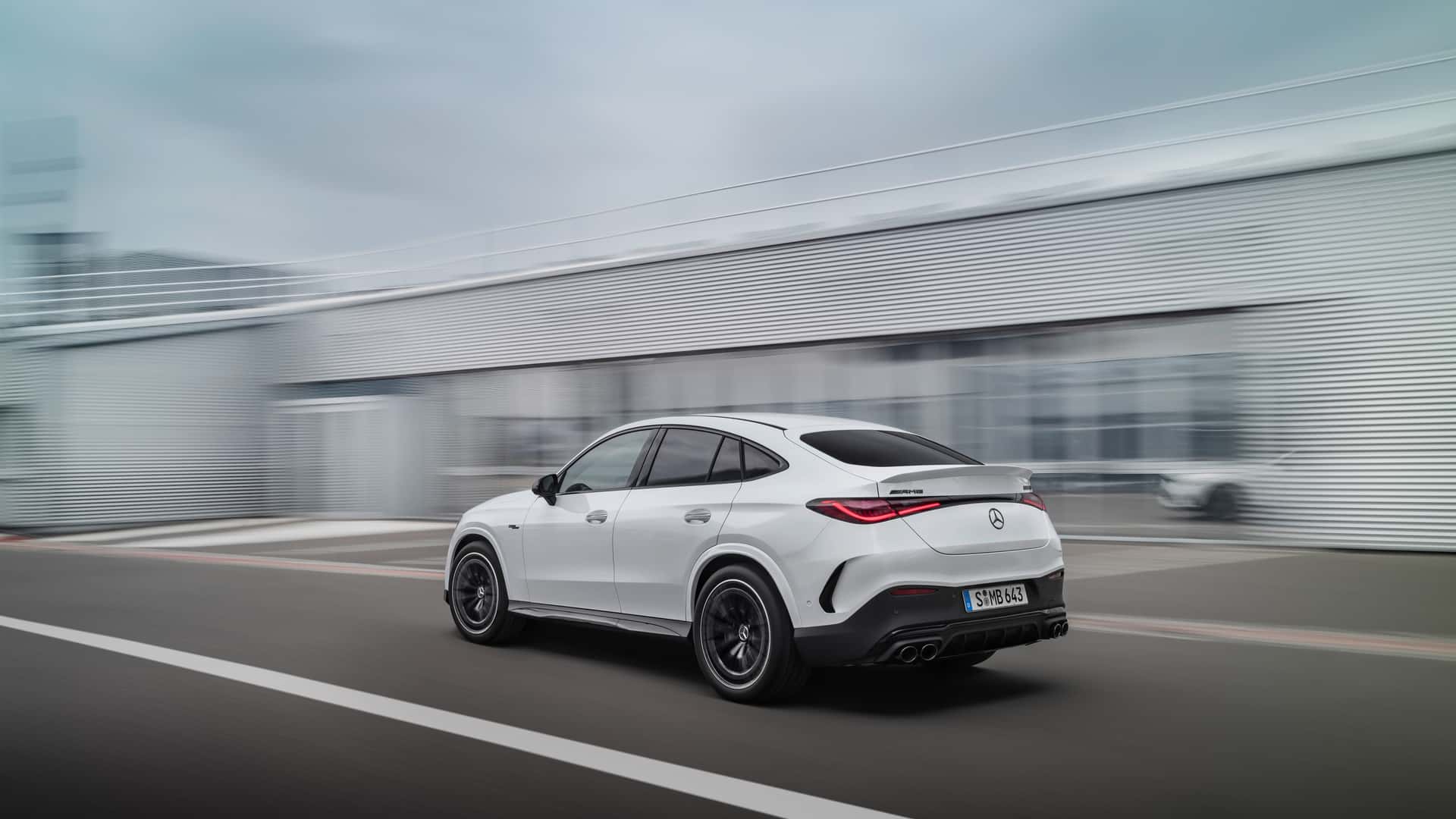 Aj Mercedes GLC Coupe dostane masívny výkon zo štvorvalcov