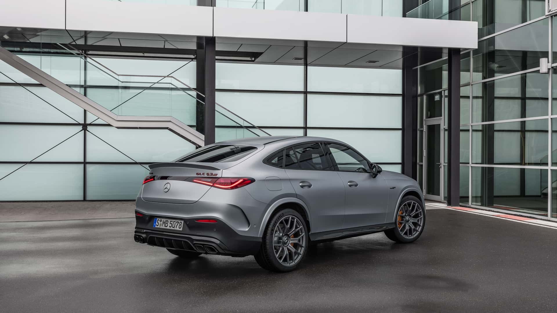 Aj Mercedes GLC Coupe dostane masívny výkon zo štvorvalcov