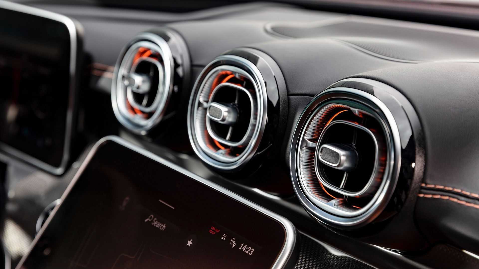 Mercedes ukázal nové Céčko, plug-in prejde na elektrickú energiu až 100 kilometrov