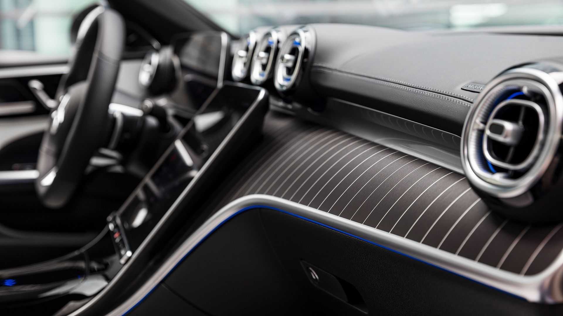 Mercedes ukázal nové Céčko, plug-in prejde na elektrickú energiu až 100 kilometrov