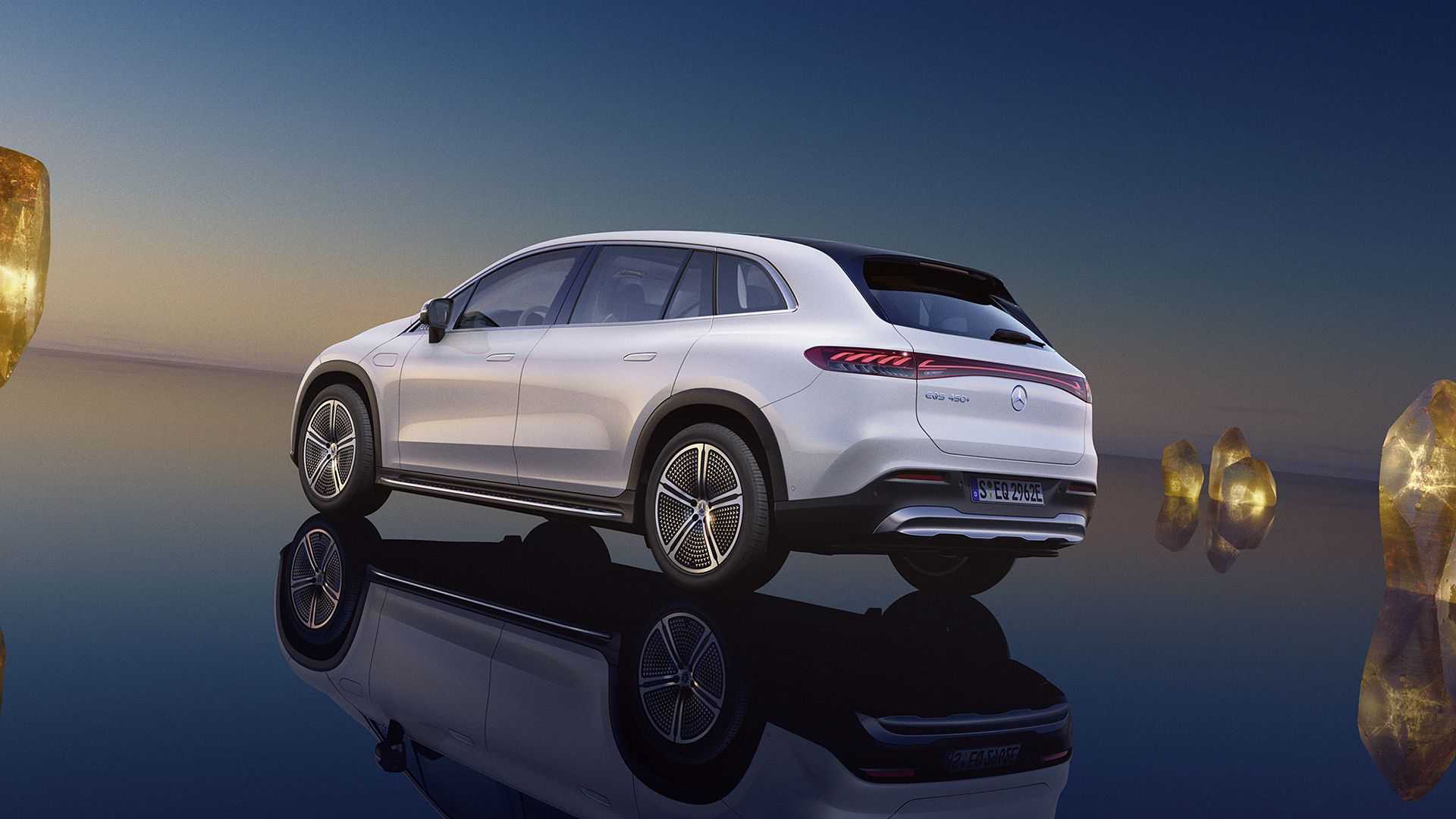 Mercedes EQS SUV: Luxus, elektrika a sedem miest