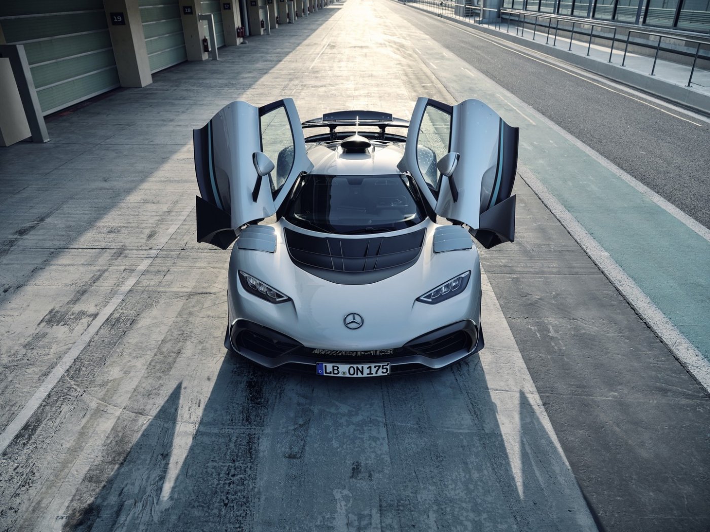 Luxusné auto? Už po nájazde 200 000 kilometrov náklady na údržbu prekonajú maloobchodnú cenu vozidla! Náklady na servis Mercedesu-AMG One môžu presiahnuť sumu neuveriteľných 850 000 eur!