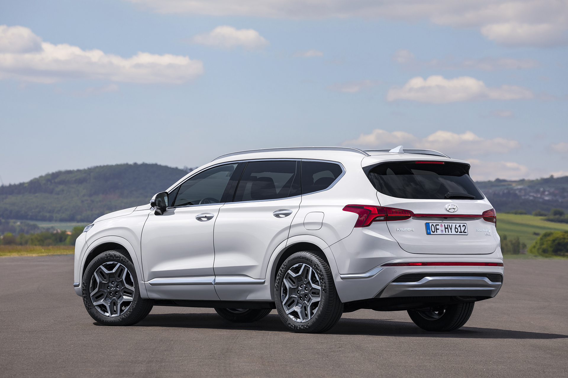 Nový Hyundai Santa Fe prichádza, má aj hybrid. Pozrite si koľko stojí!