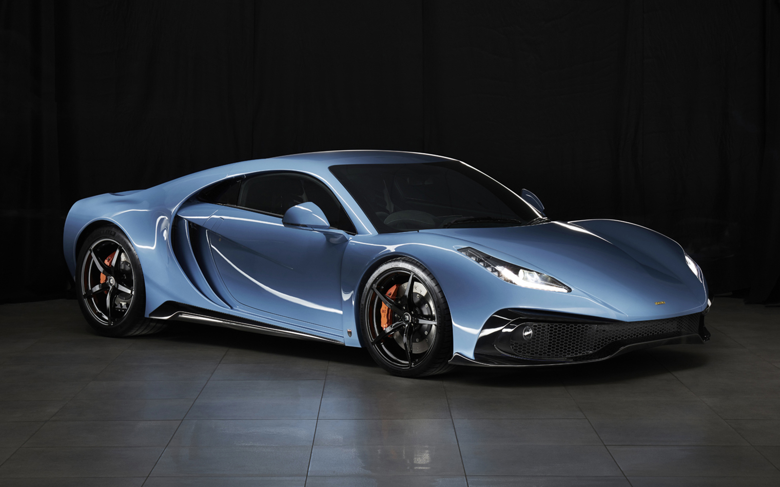 Noble M500 má svetlá z Corvette a motor z amerického pick-upu