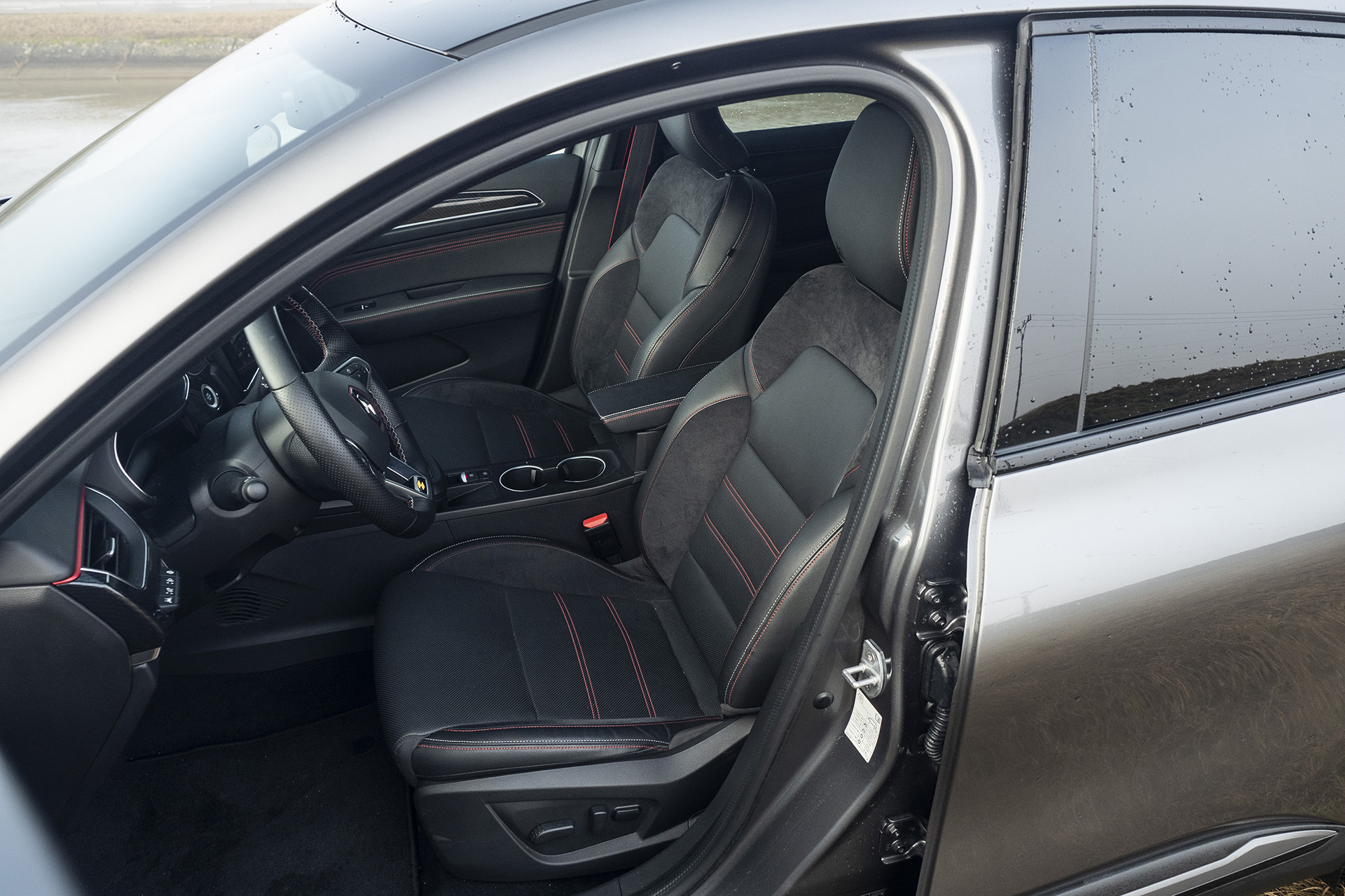 Test: Renault Arkana E-Tech 145 – Ktorá voľba motora je tá vaša?