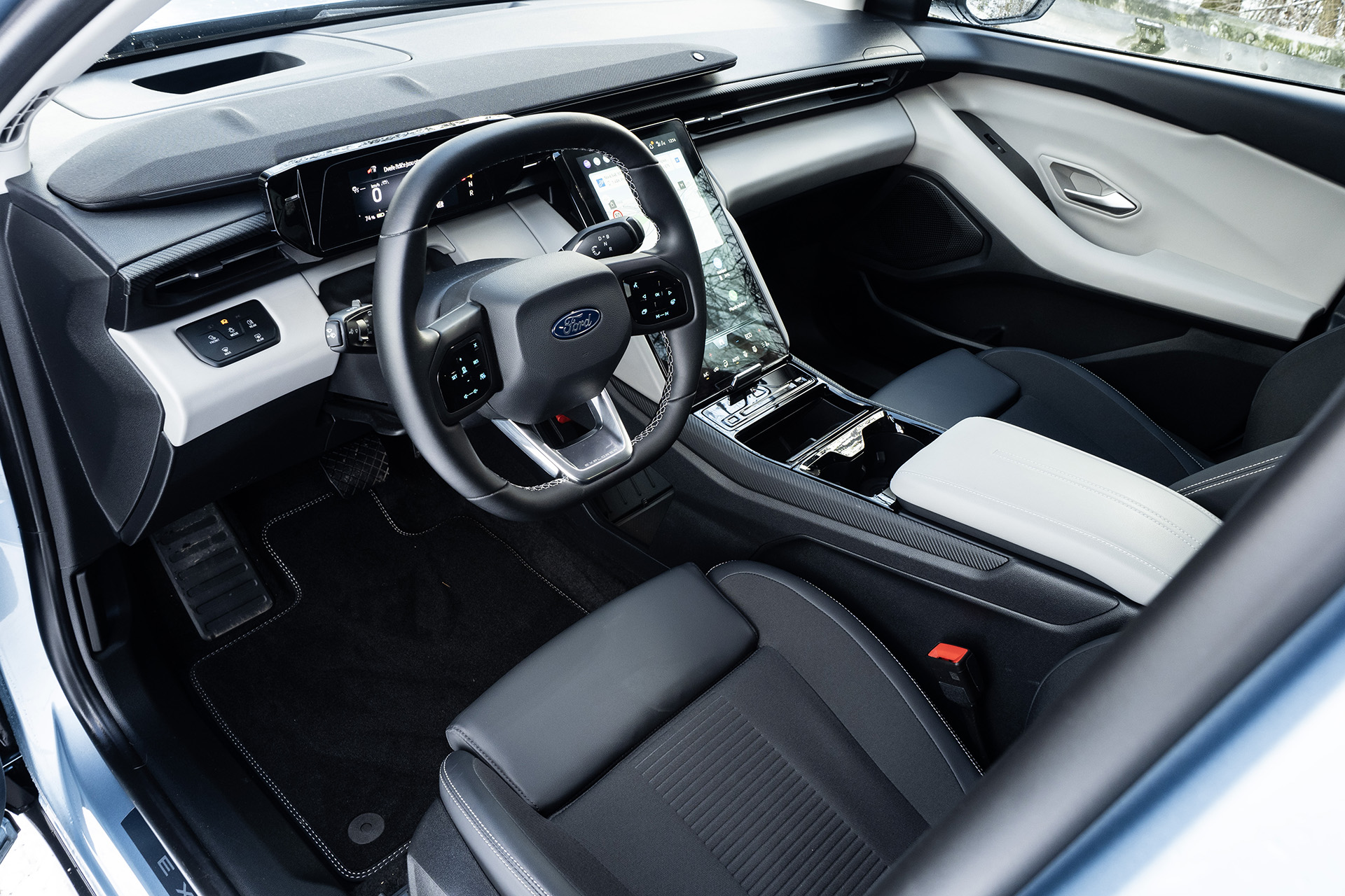 Toto je realita prevádzky elektromobilu v zime. Kritický test Ford Explorer