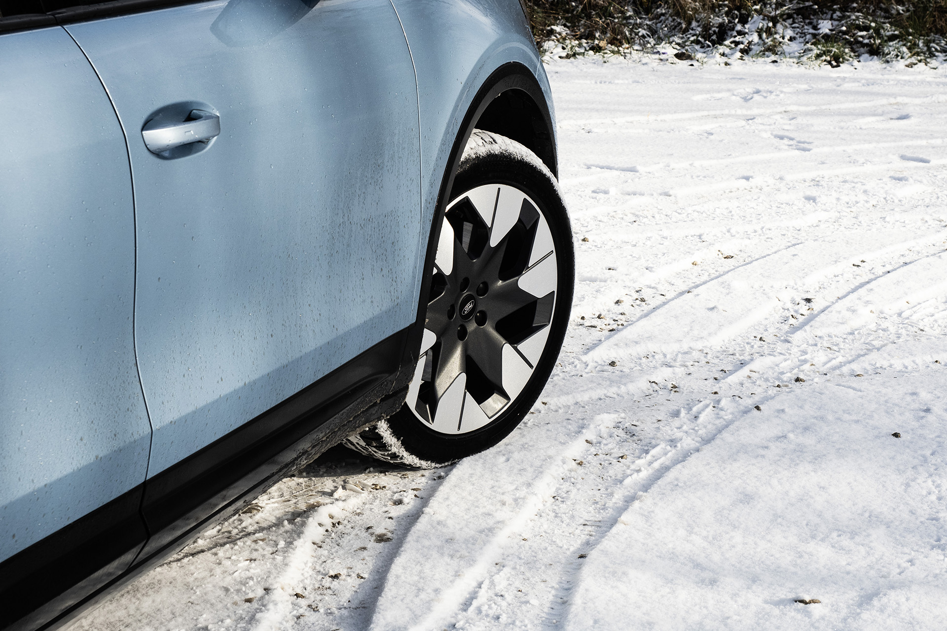 Toto je realita prevádzky elektromobilu v zime. Kritický test Ford Explorer