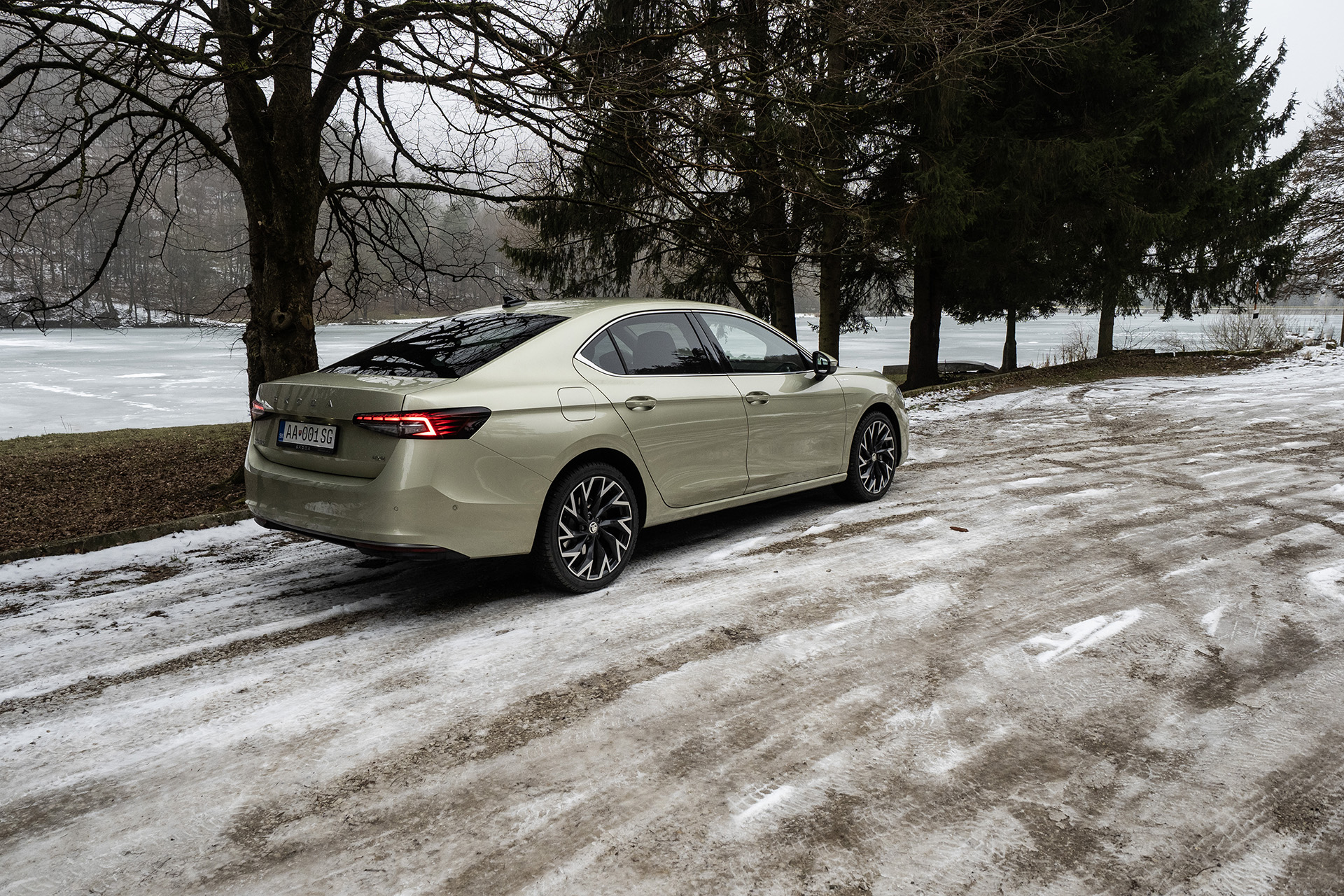 Test: Škoda Superb Laurin & Klement - Posúvanie manažérskych hodností