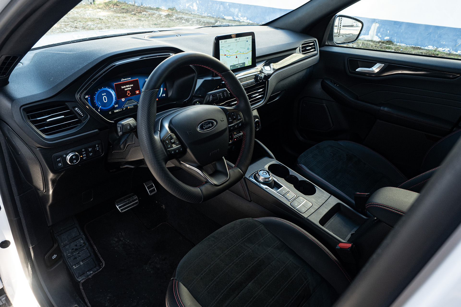 Ford Kuga: Plug-in je cool, ale full hybrid je univerzálny