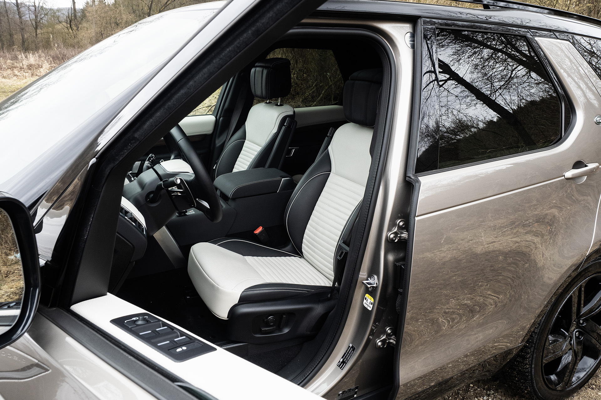 Test Land Rover Discovery: Stačí pre obrovský off-road aj základný trojlitrový motor?