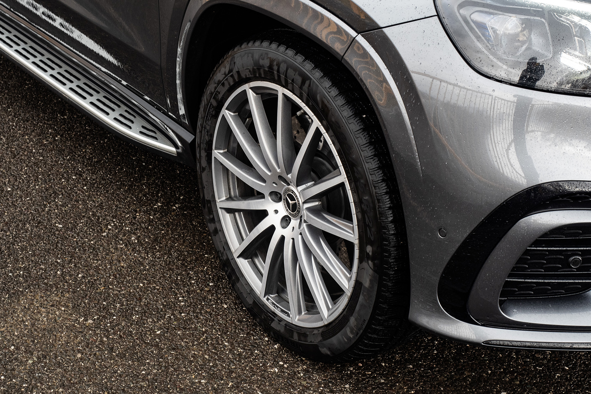 Test: Mercedes-Benz GLS450d - Kráľ komfortu a čiastočne aj zákrut