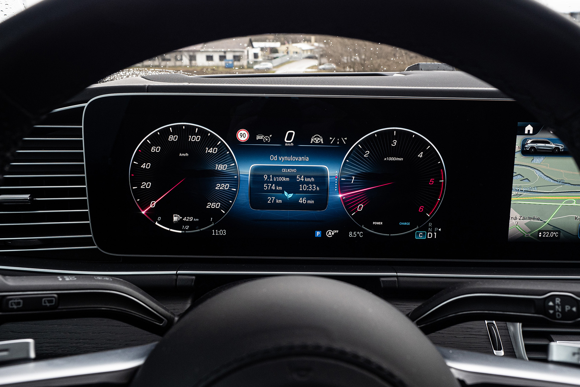 Test: Mercedes-Benz GLS450d - Kráľ komfortu a čiastočne aj zákrut