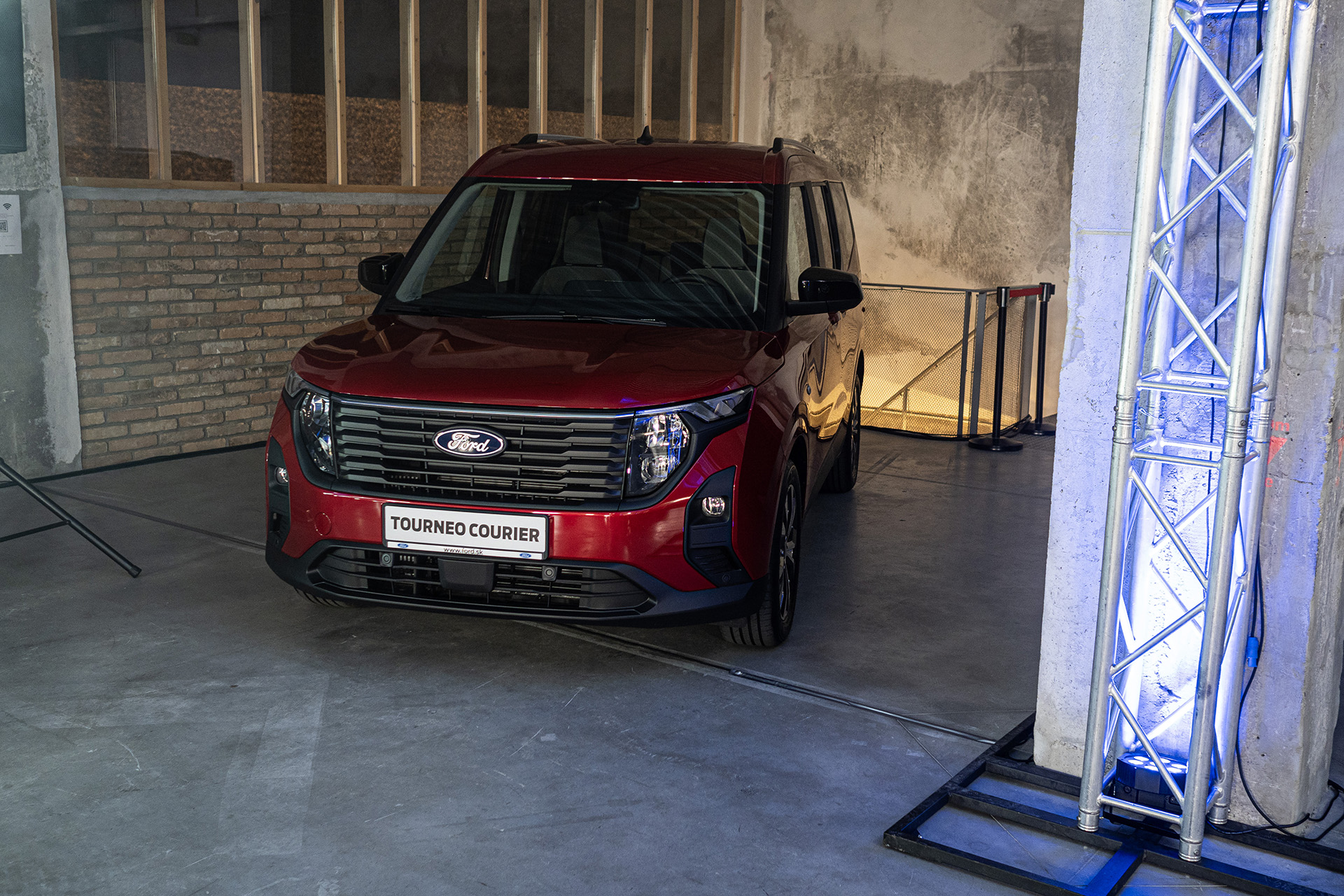 Ford Pro oficiálne uviedol Transit Custom a Transit Courier