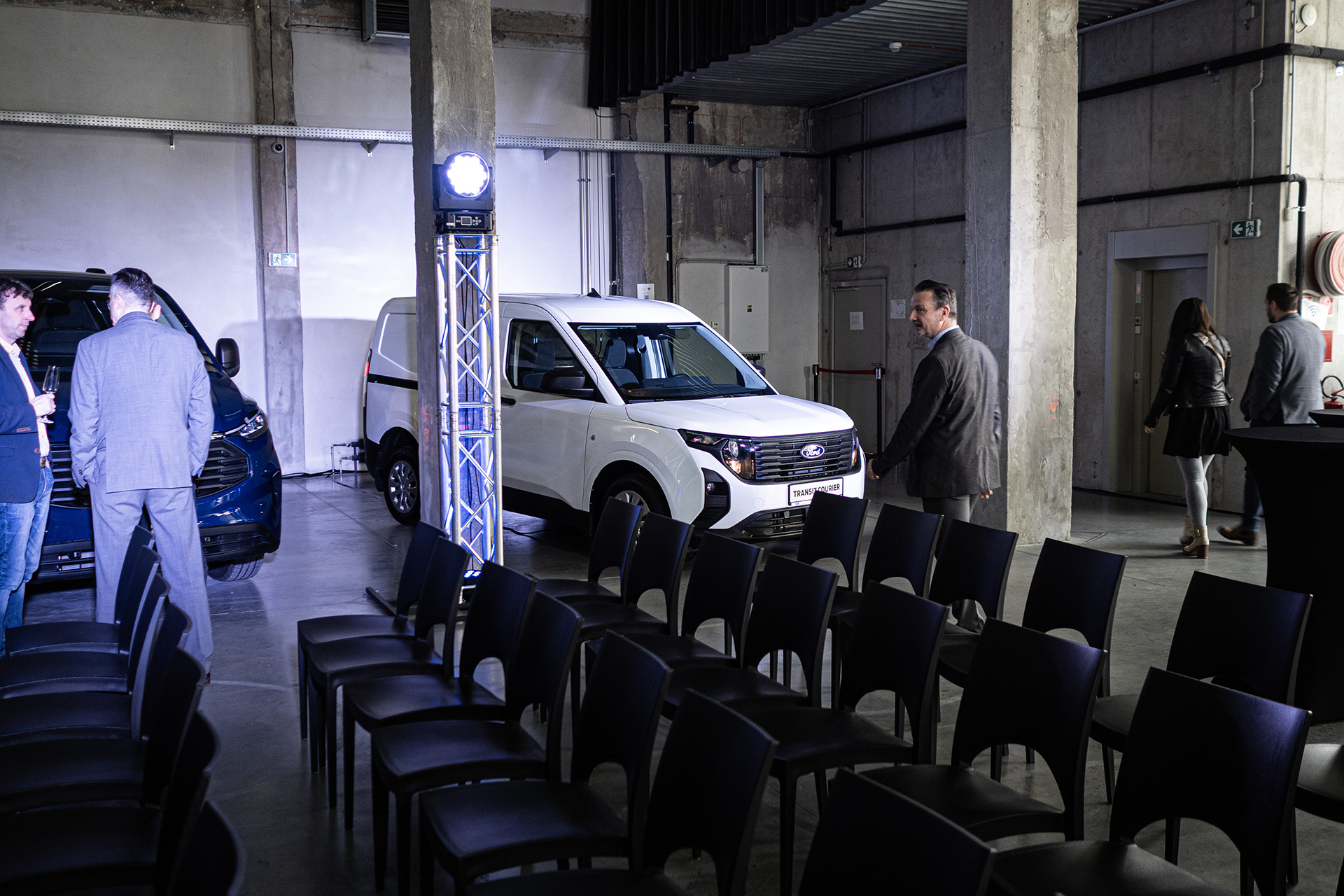 Ford Pro oficiálne uviedol Transit Custom a Transit Courier