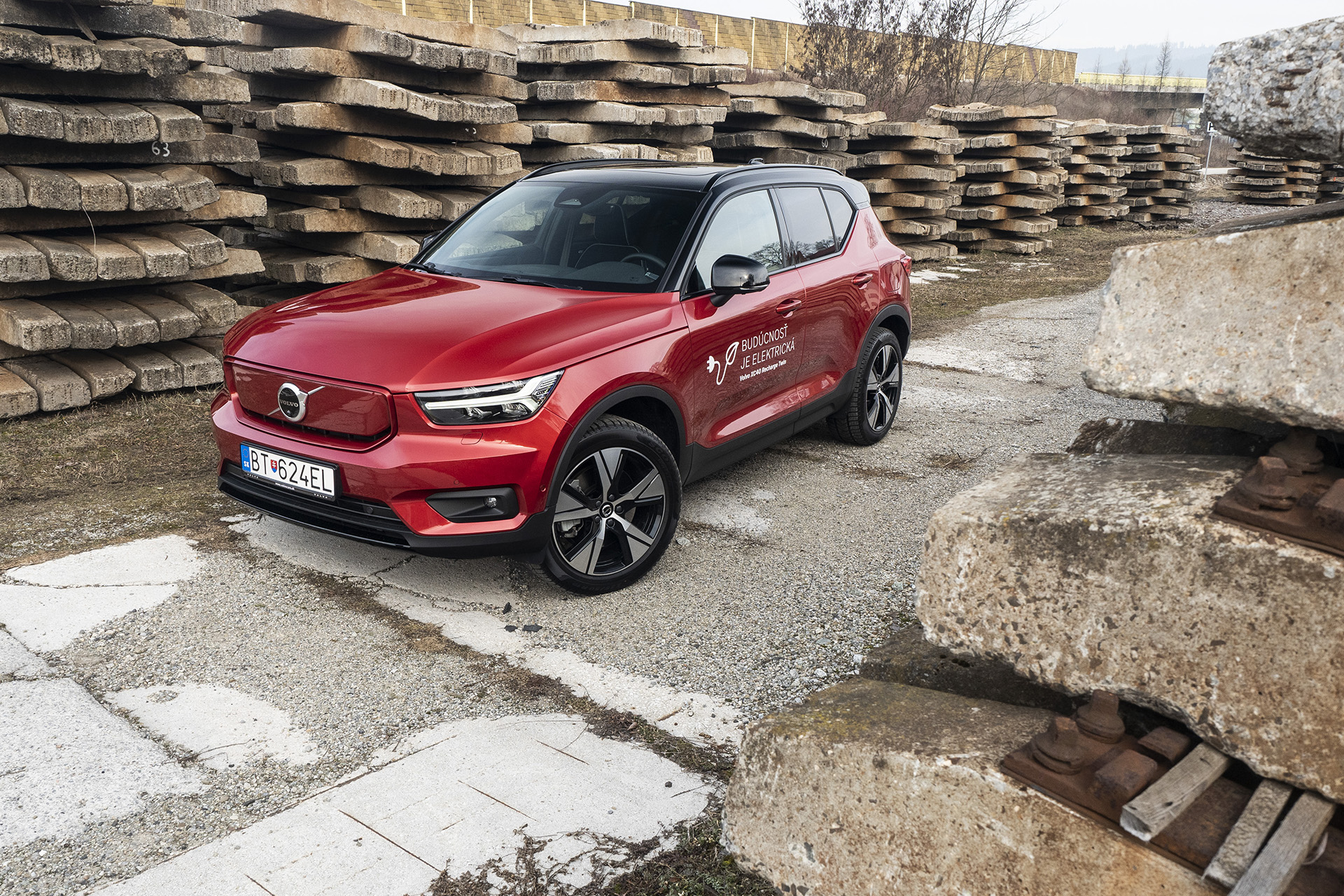 Volvo XC40 Recharge chce zaujať priaznivcov elektromobilov