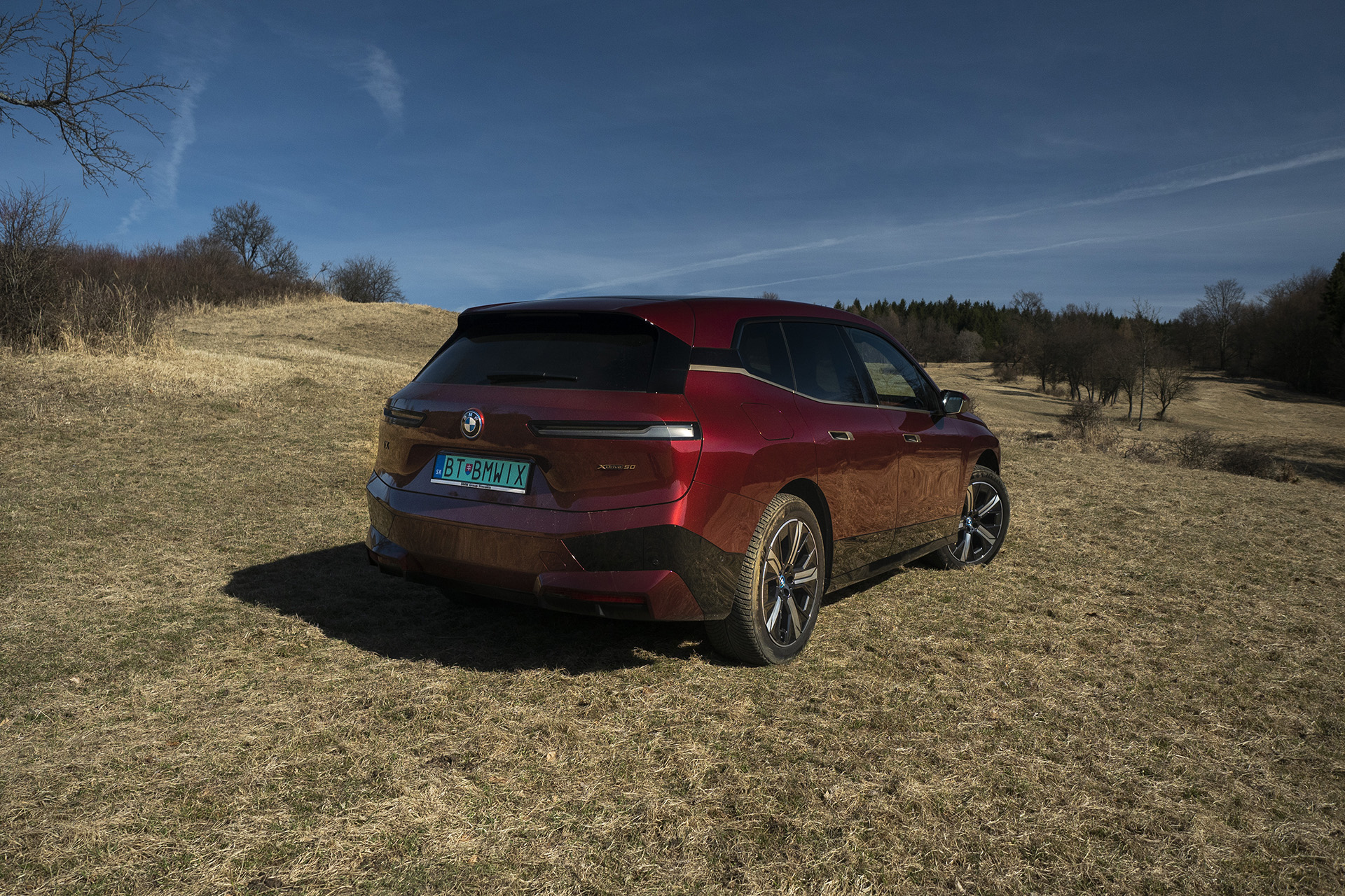 Test: BMW iX xDrive50 - Nehľadajte ďalej, toto je najlepšia verzia asi najlepšieho elektromobilu