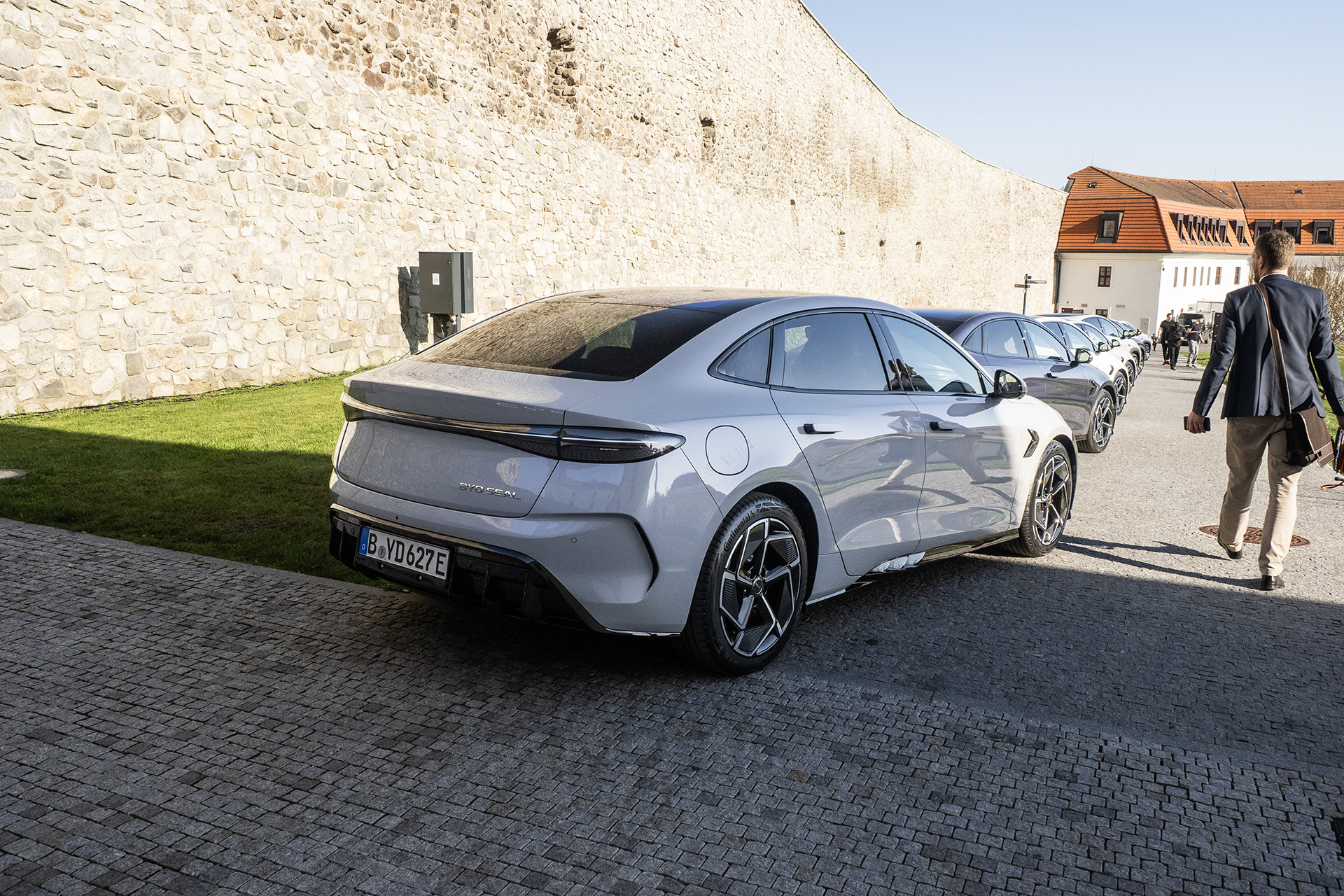 Prvá jazda na BYD Seal: Toto auto chce zvrhnúť z trónu Teslu Model 3