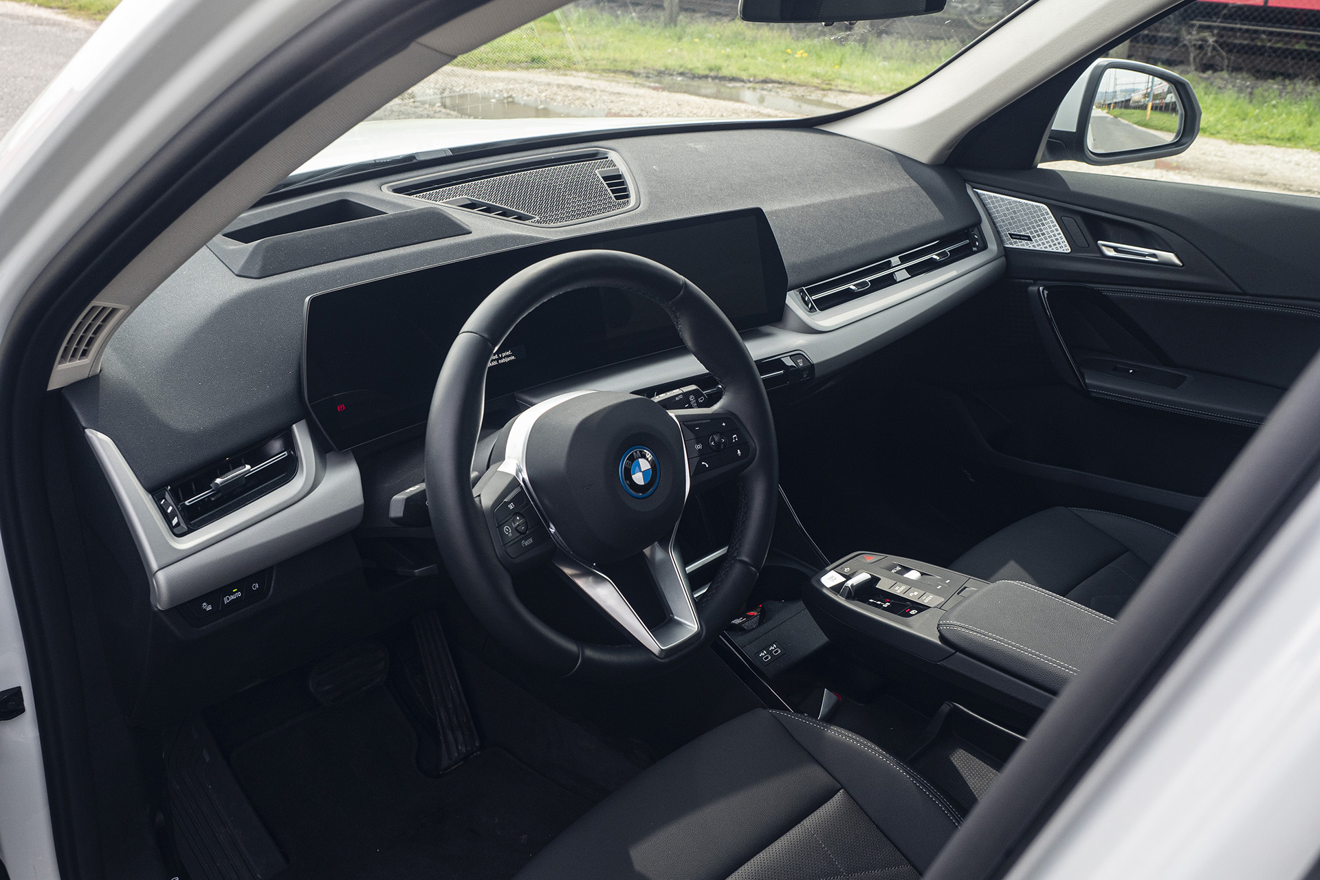 Prvá jazda: BMW iX1 - Silný hráč v elektrosvete