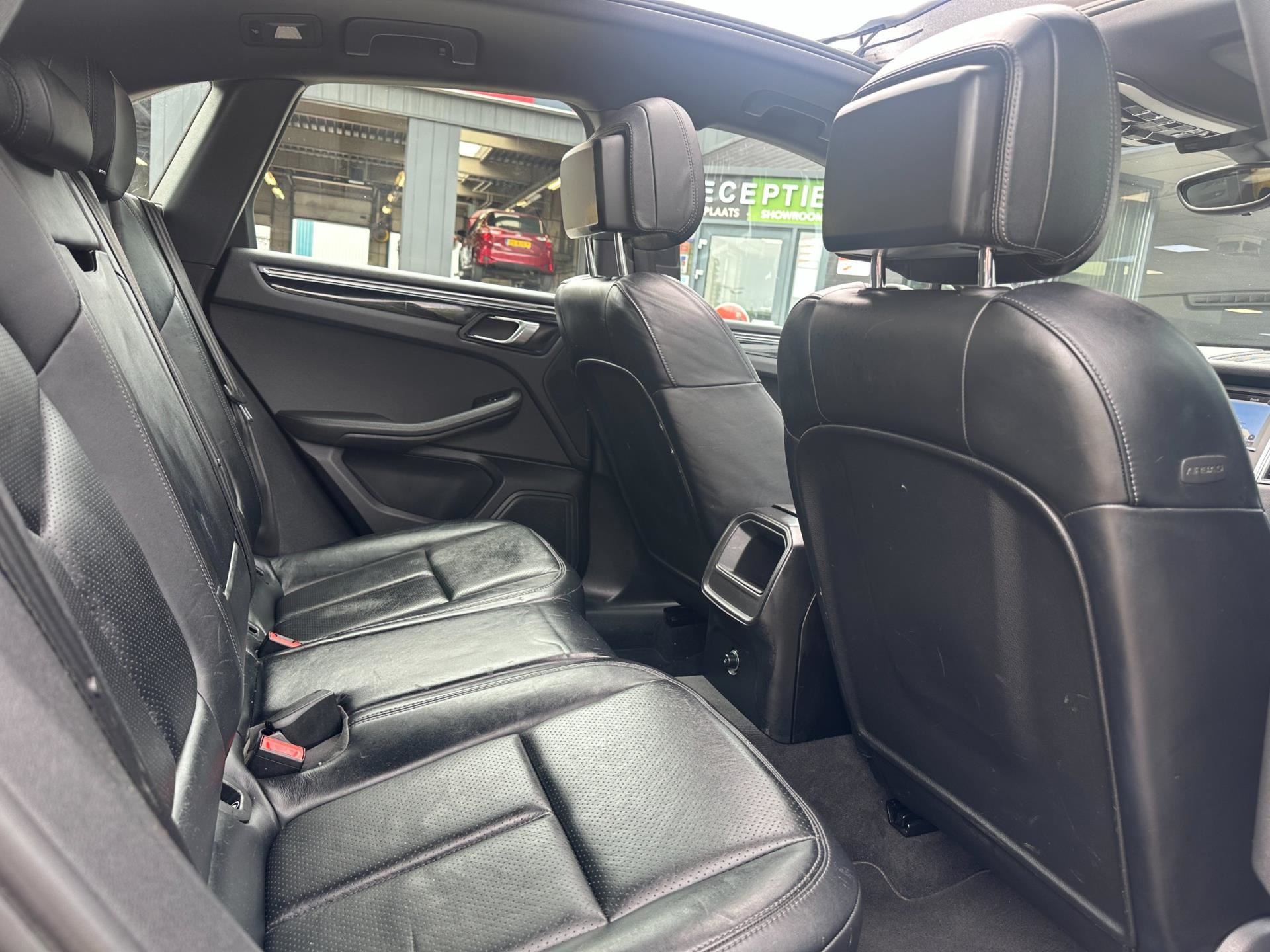 V inzerátoch sme našli auto snov. Porsche Macan za cenu škodovky má vyšší nájazd, je to risk?