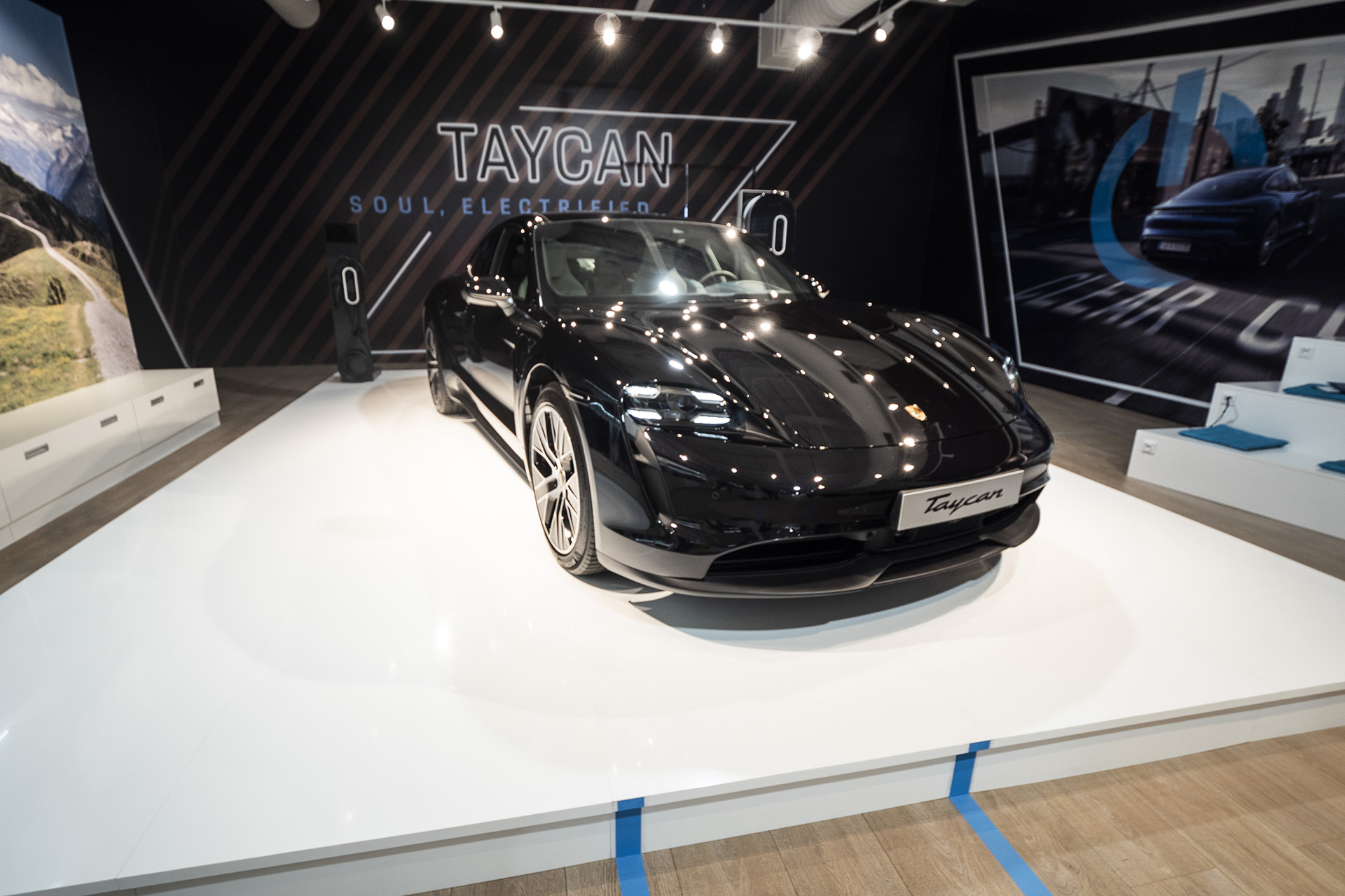 Mooncity predvádza elektromobily a podáva informácie priamo v Auparku
