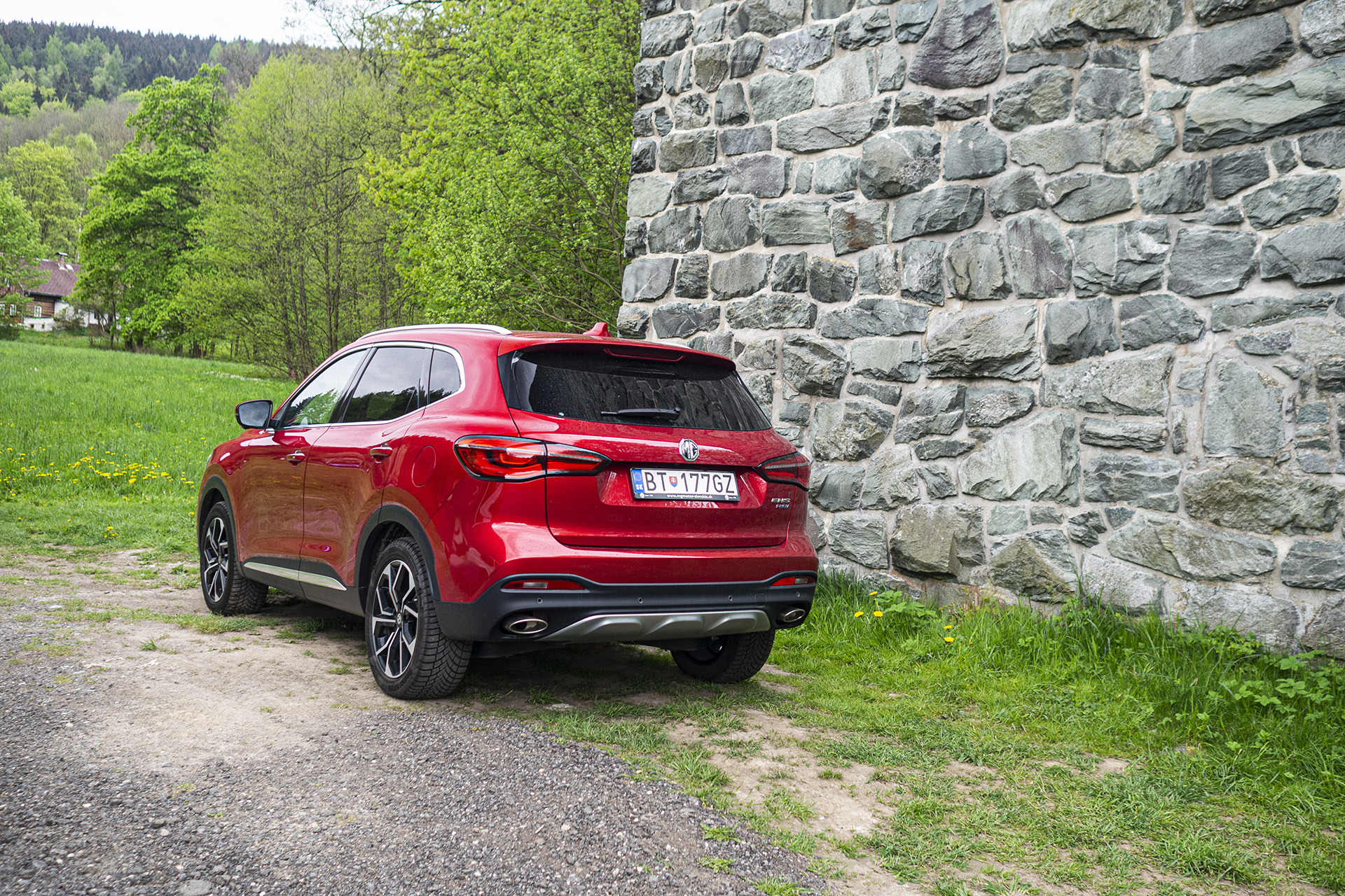 MG eHS: Je bezkonkurenčným PHEV, či má súperov?