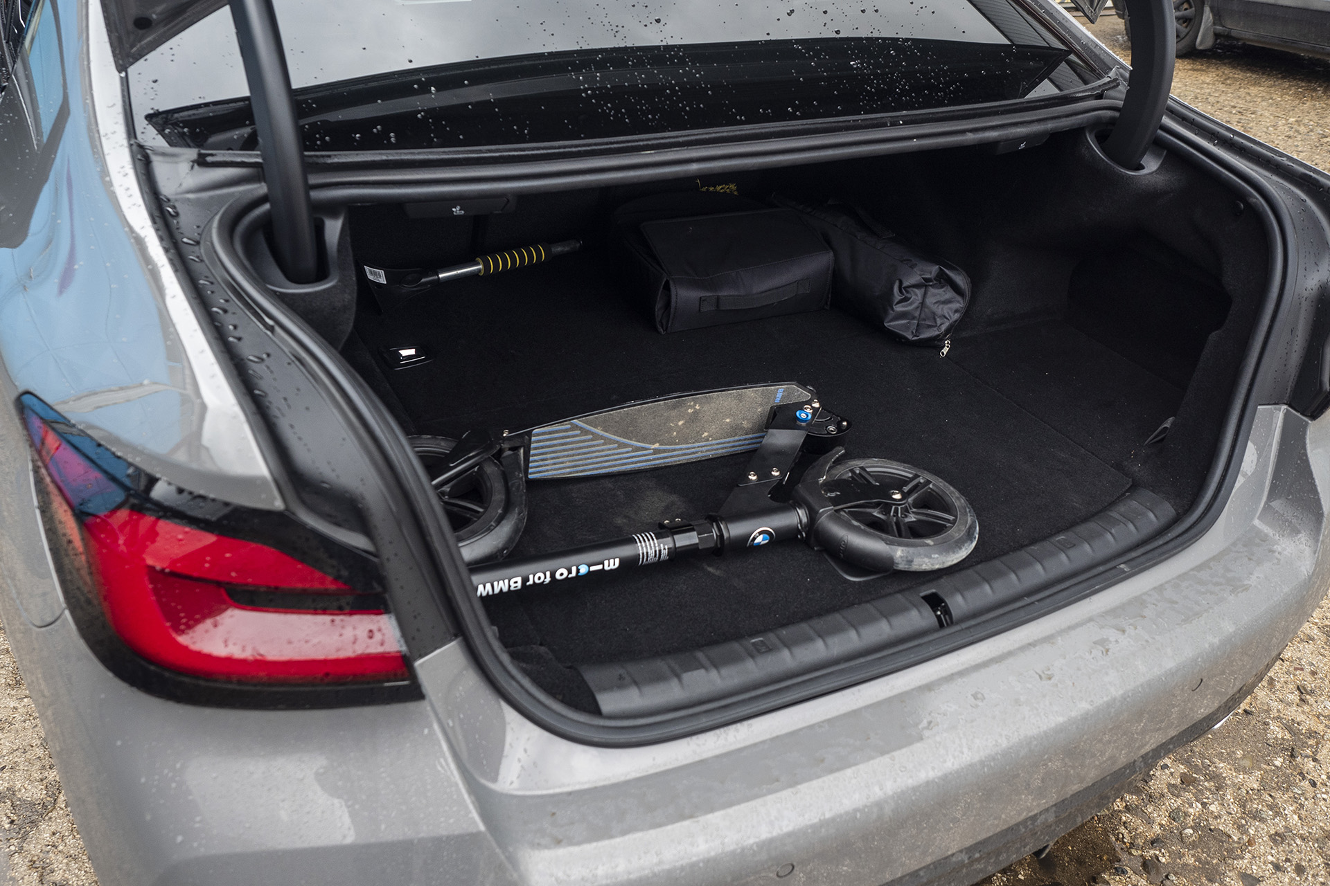 BMW 545e nie je len mestským plug-in hybridom