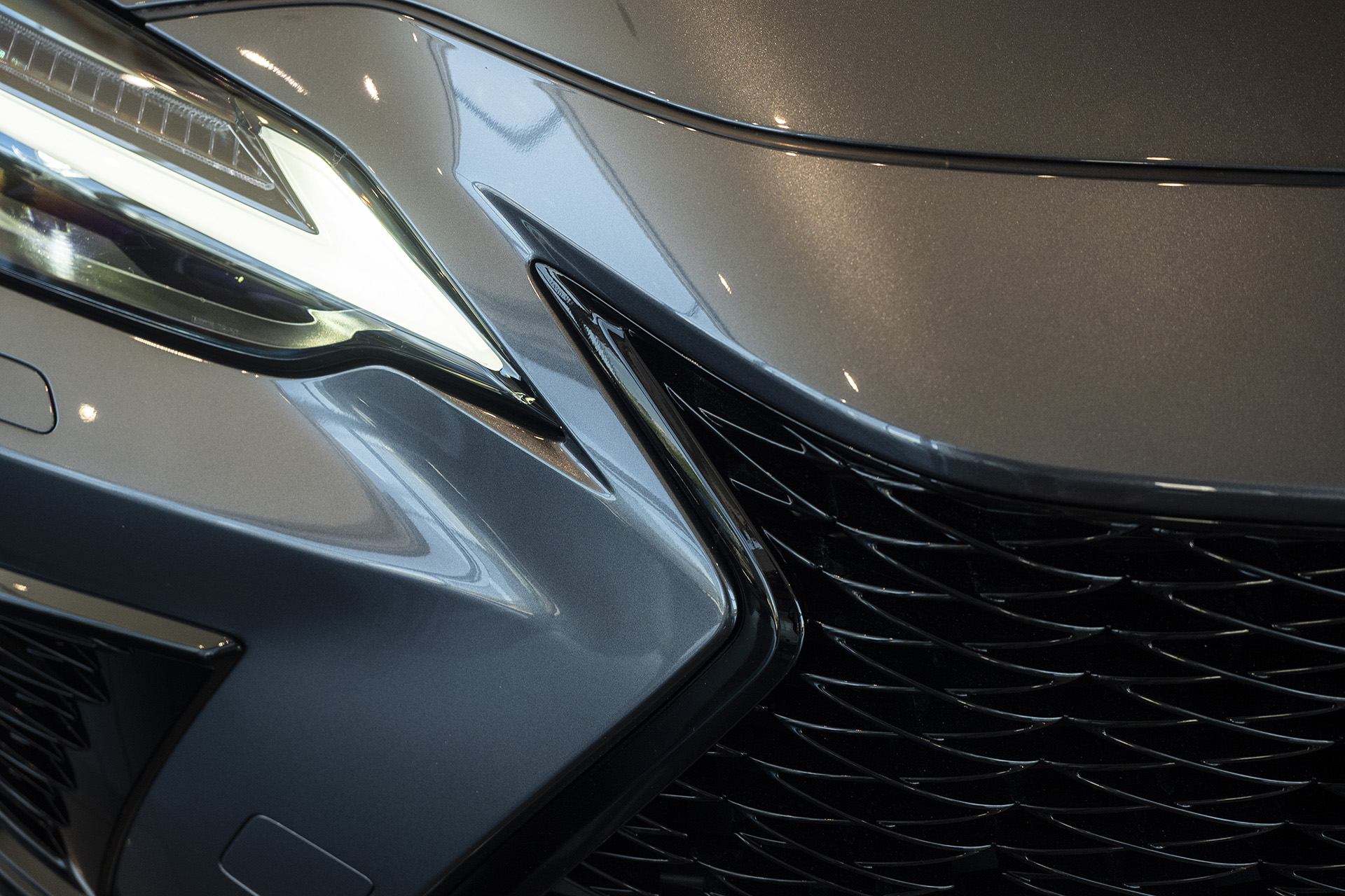 Lexus už na Slovensku odprezentoval nový NX, bude mať aj plug-in hybrid