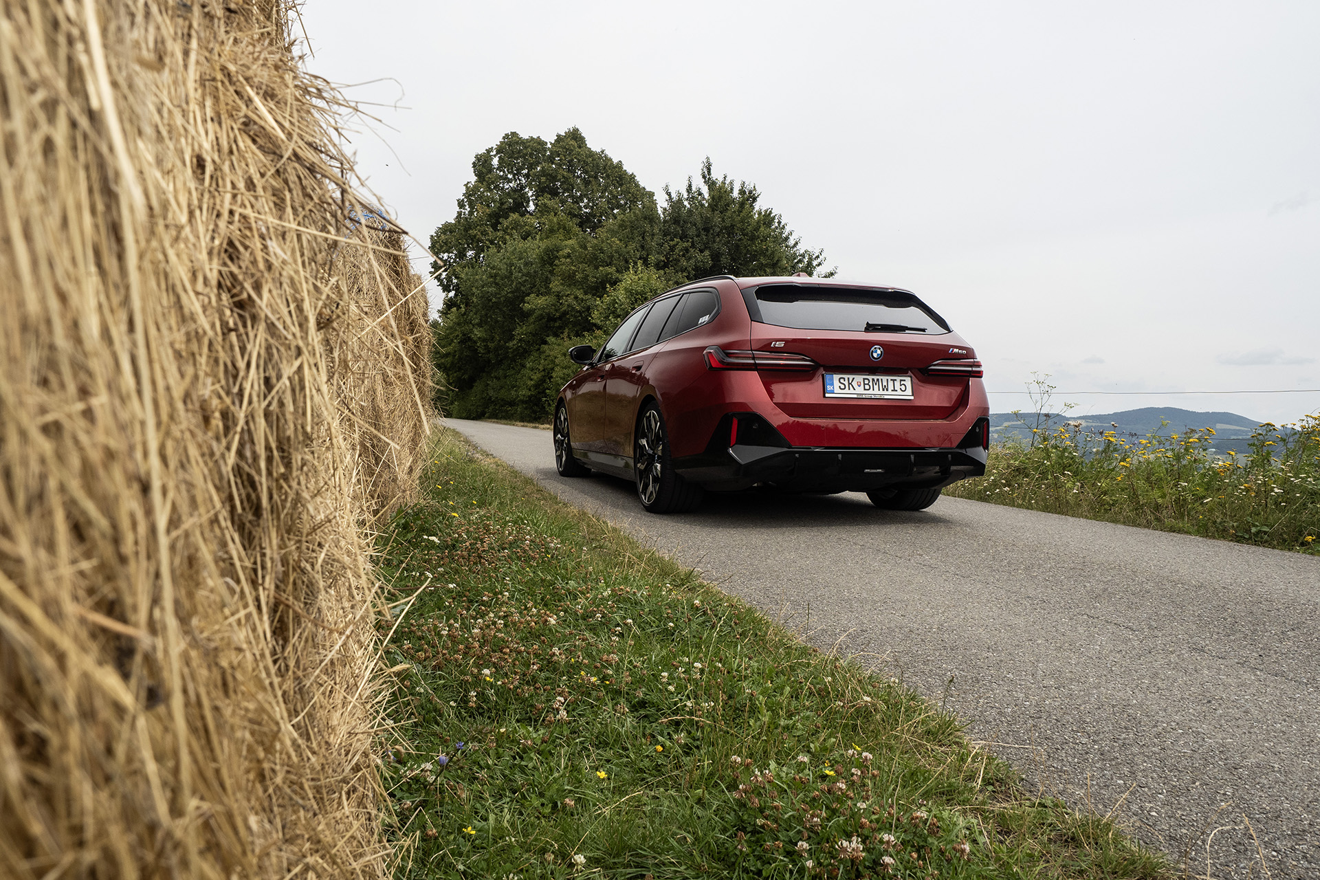 Test BMW i5 M60 Touring: Výkon menšej elektrárne v rodinnom kombi