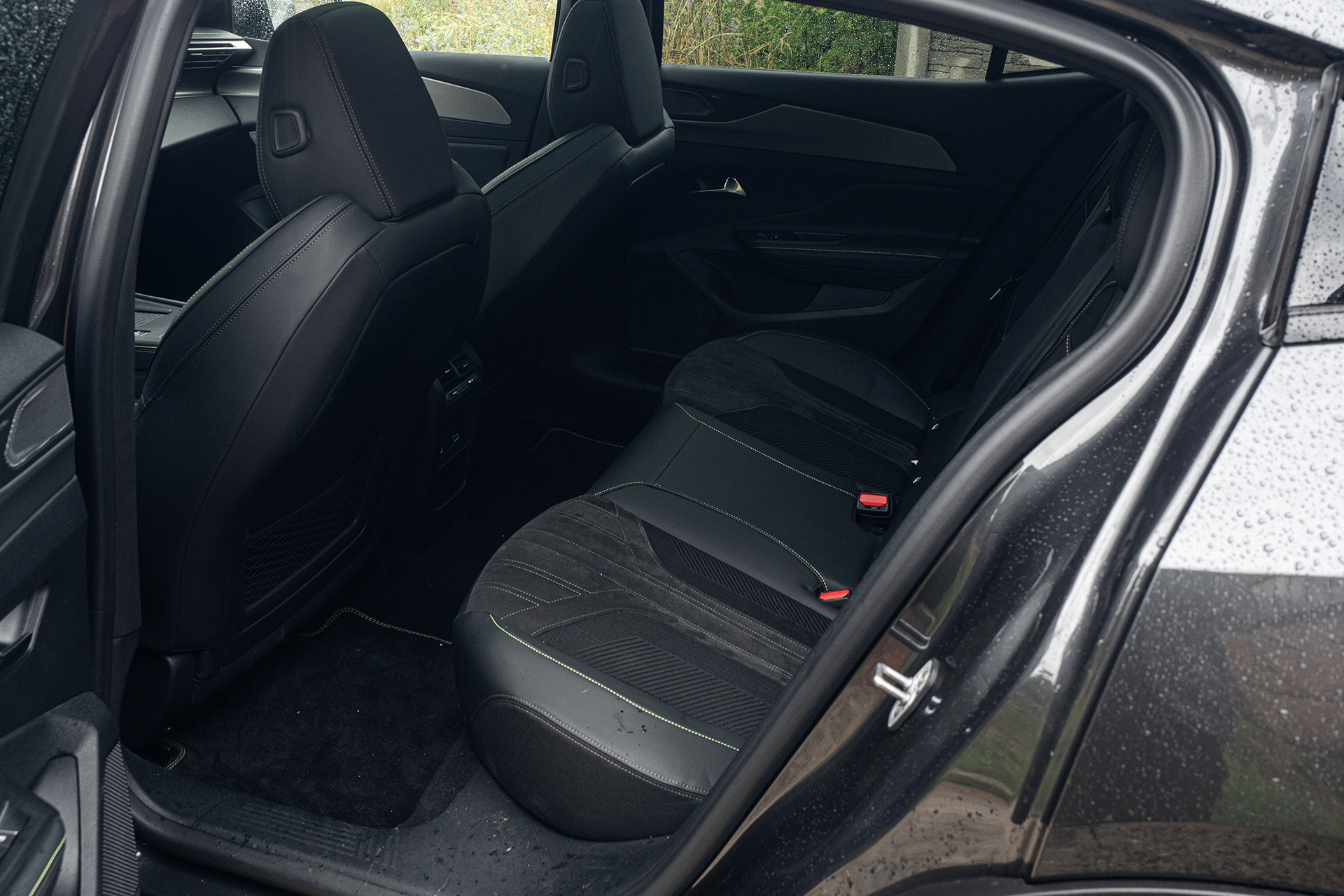 Peugeot 408 GT je Lamborghini Urus s nízkym rozpočtom