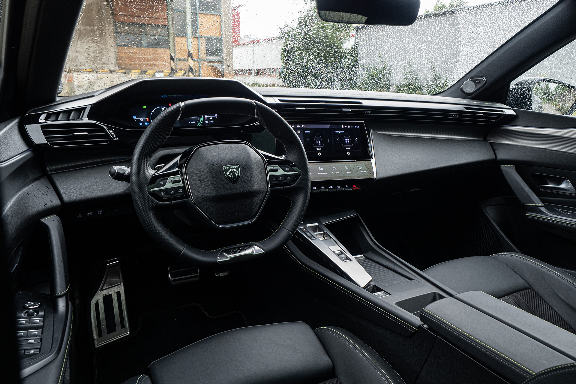 Peugeot 408 GT je Lamborghini Urus s nízkym rozpočtom