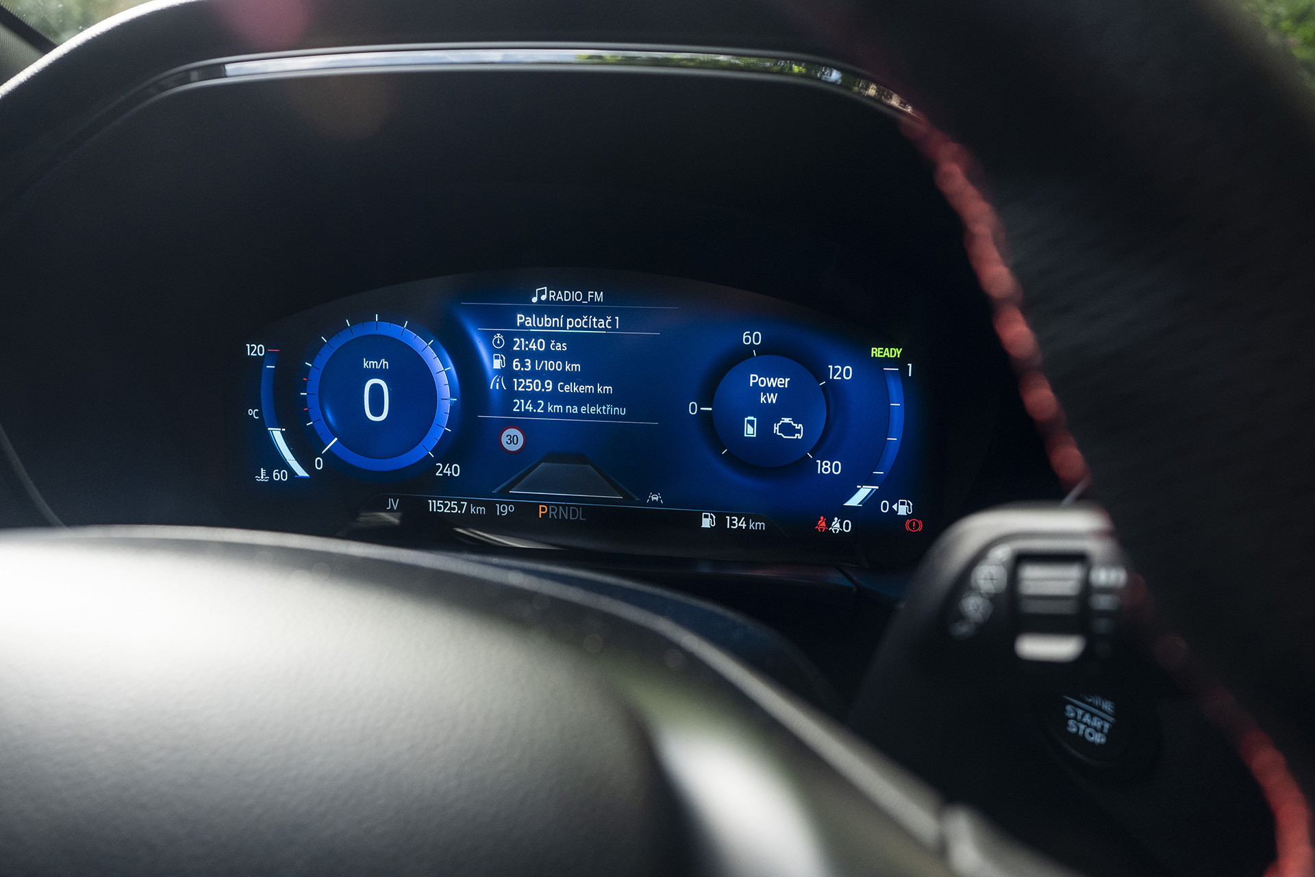 Ako si vybrať nový Ford Kuga? Je lepšia nafta, či hybrid?