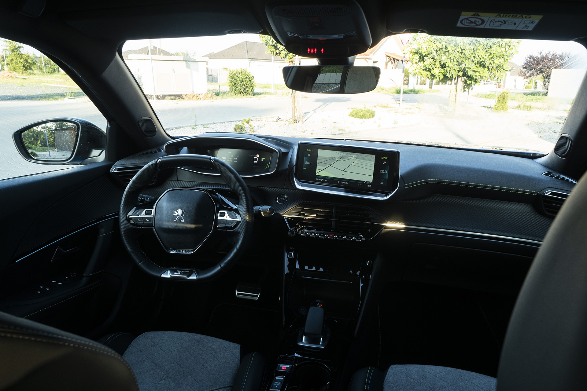 Peugeot e-2008 GT: Elektromobilita každodenná