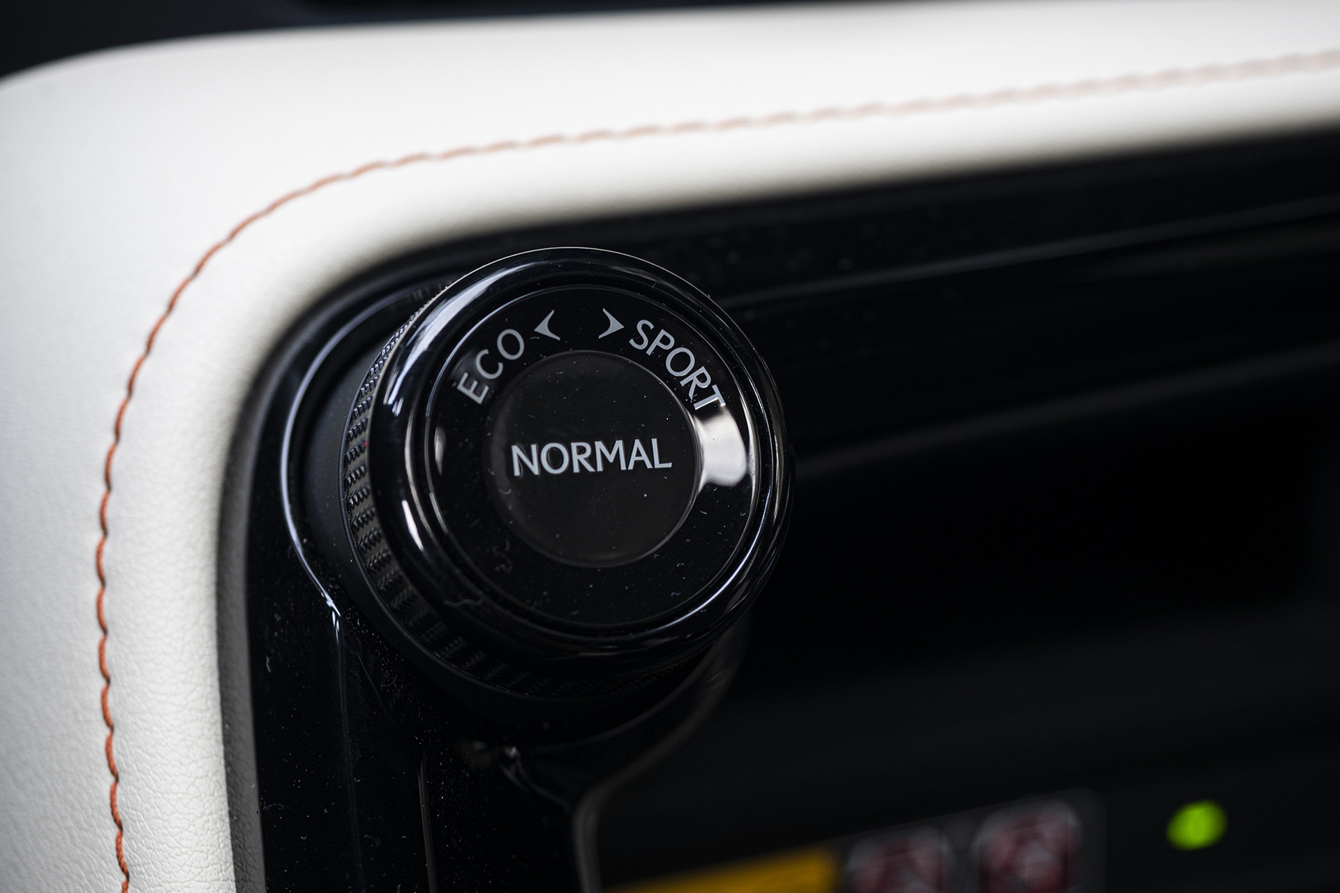 Test: Lexus NX450h+ - Nová generácia s novými technológiami