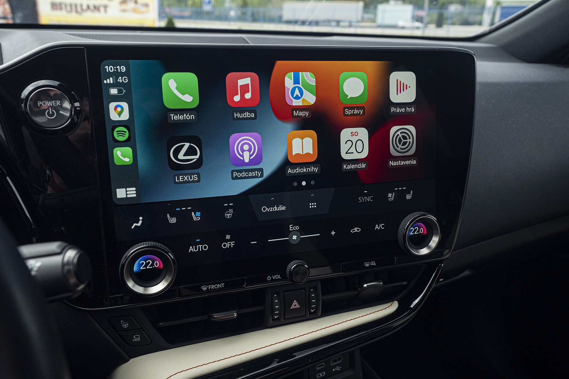Test: Lexus NX450h+ - Nová generácia s novými technológiami