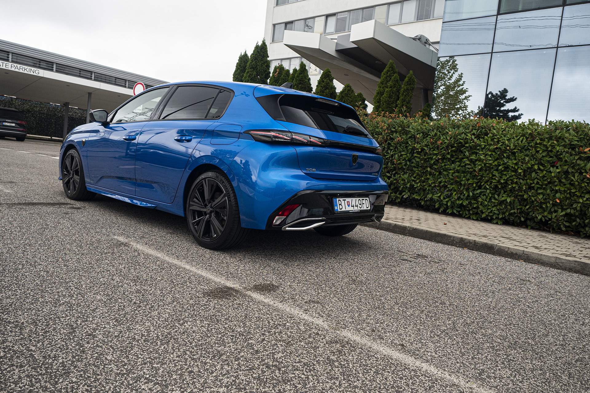 Peugeot 308 PHEV: Keď krása zatieni všetky ostatné pozitíva